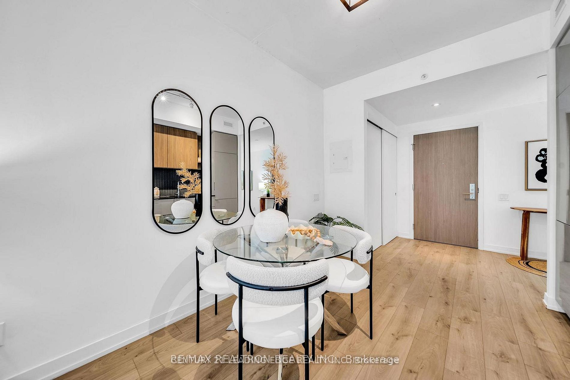 161 Roehampton Avenue 603, Toronto, ON M4P 0C8 photo 4