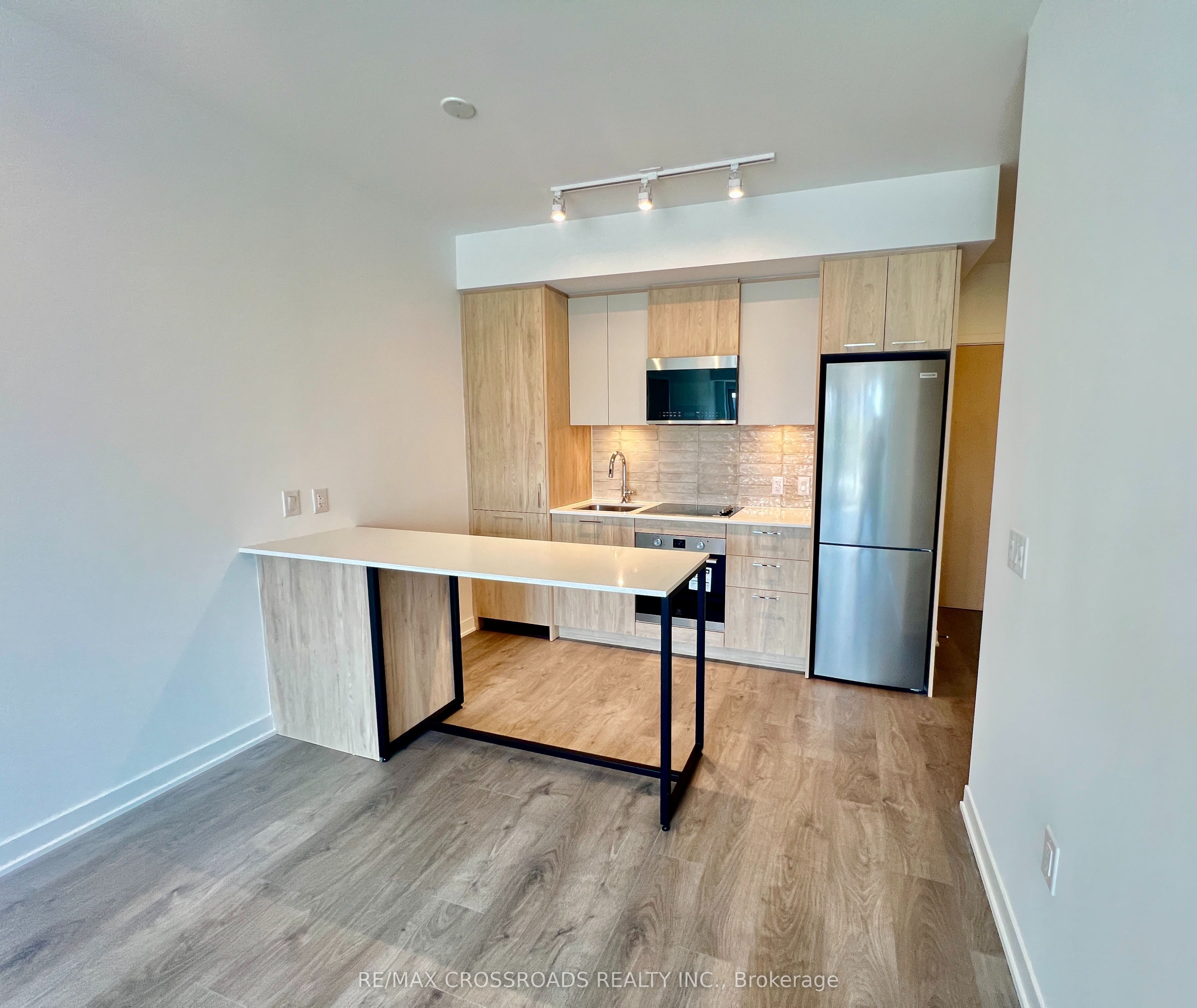 10 Oak Street 523, Toronto, ON M5A 0Z1 photo 3