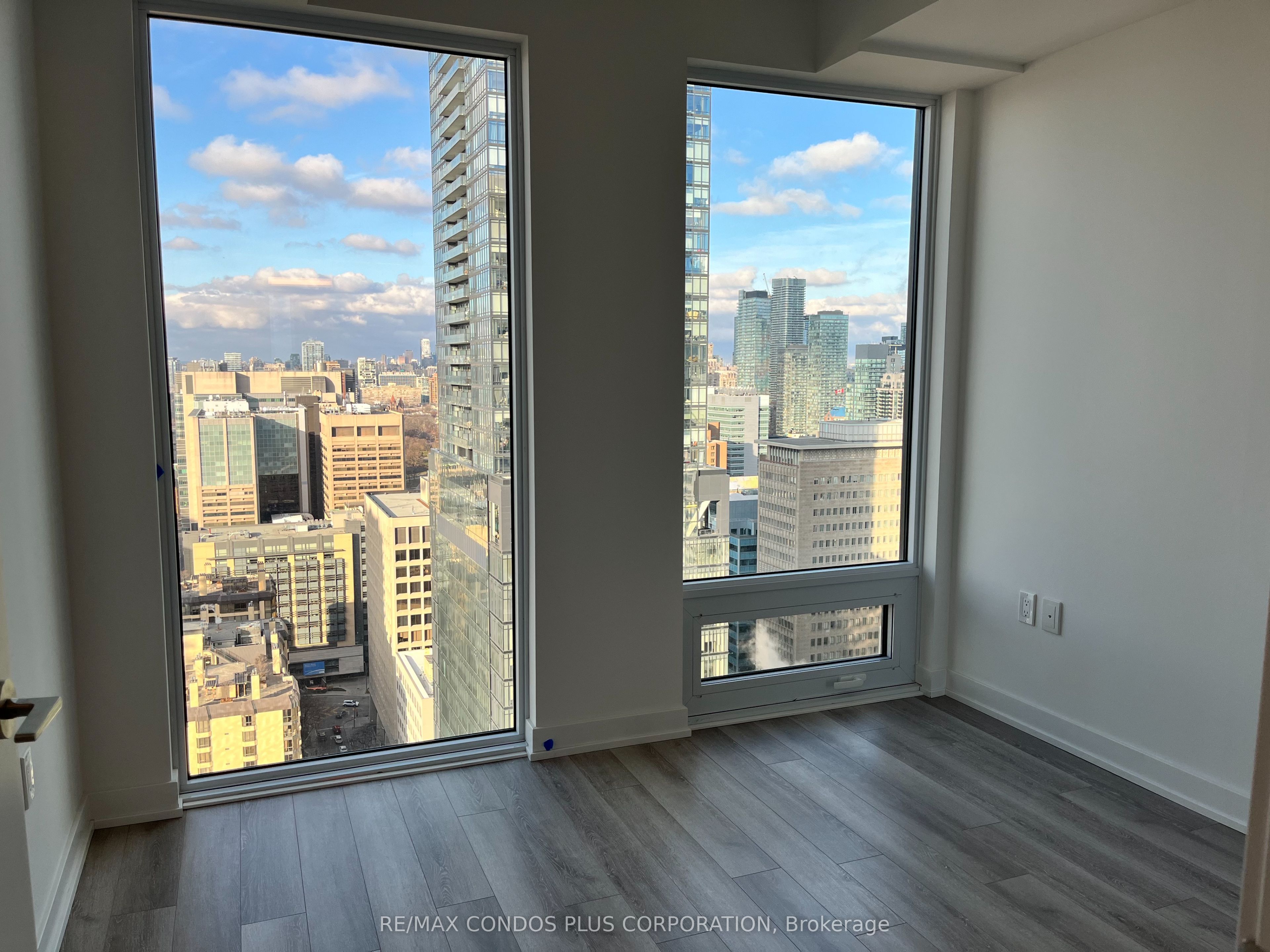 238 Simcoe Street 3302, Toronto, ON M5T 0E2 photo 3