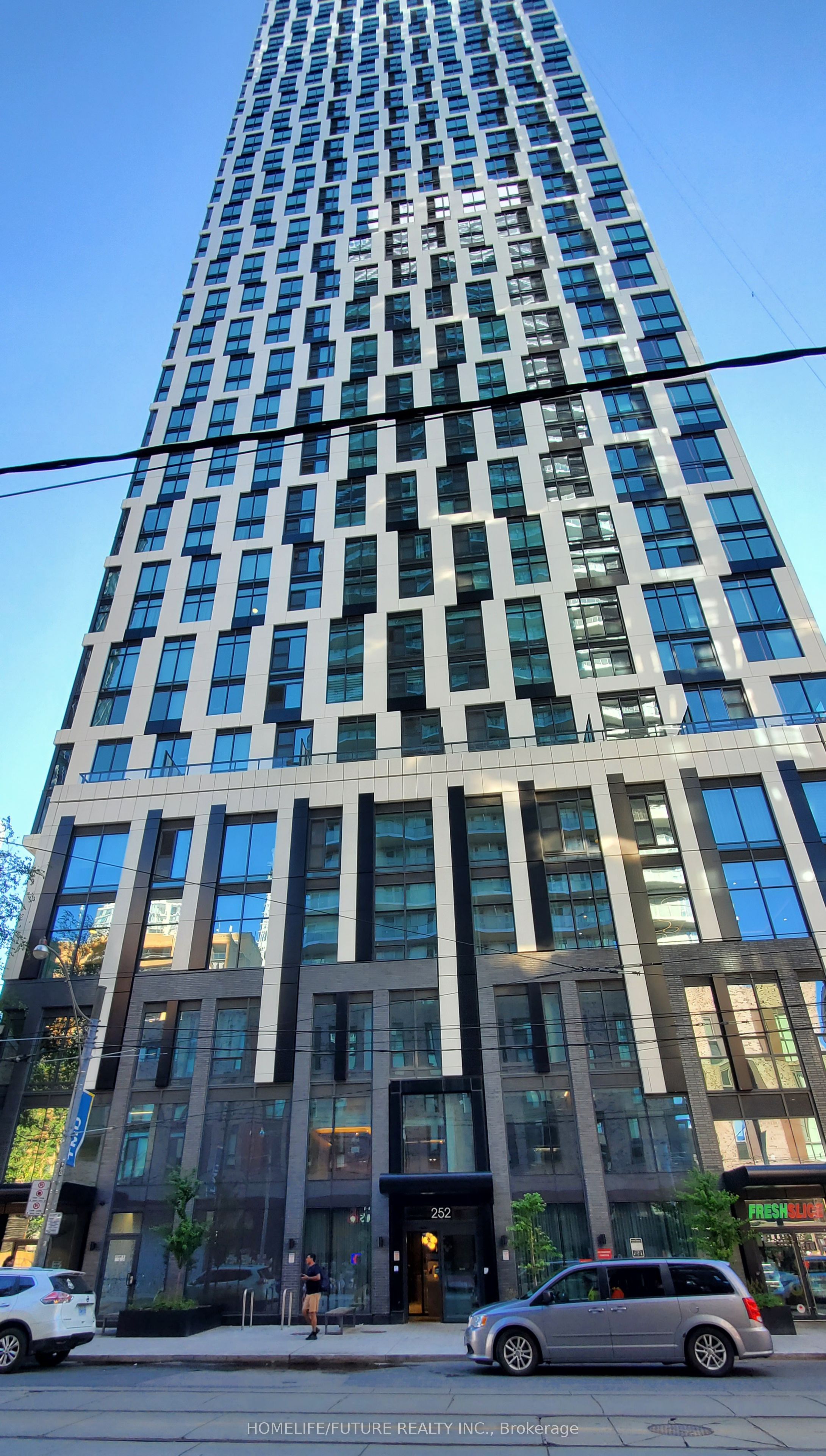 252 Church Street 1610, Toronto, ON M5B 0E6