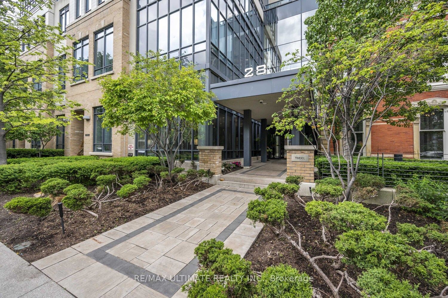 28 Linden Street 404, Toronto, ON M4Y 0A4