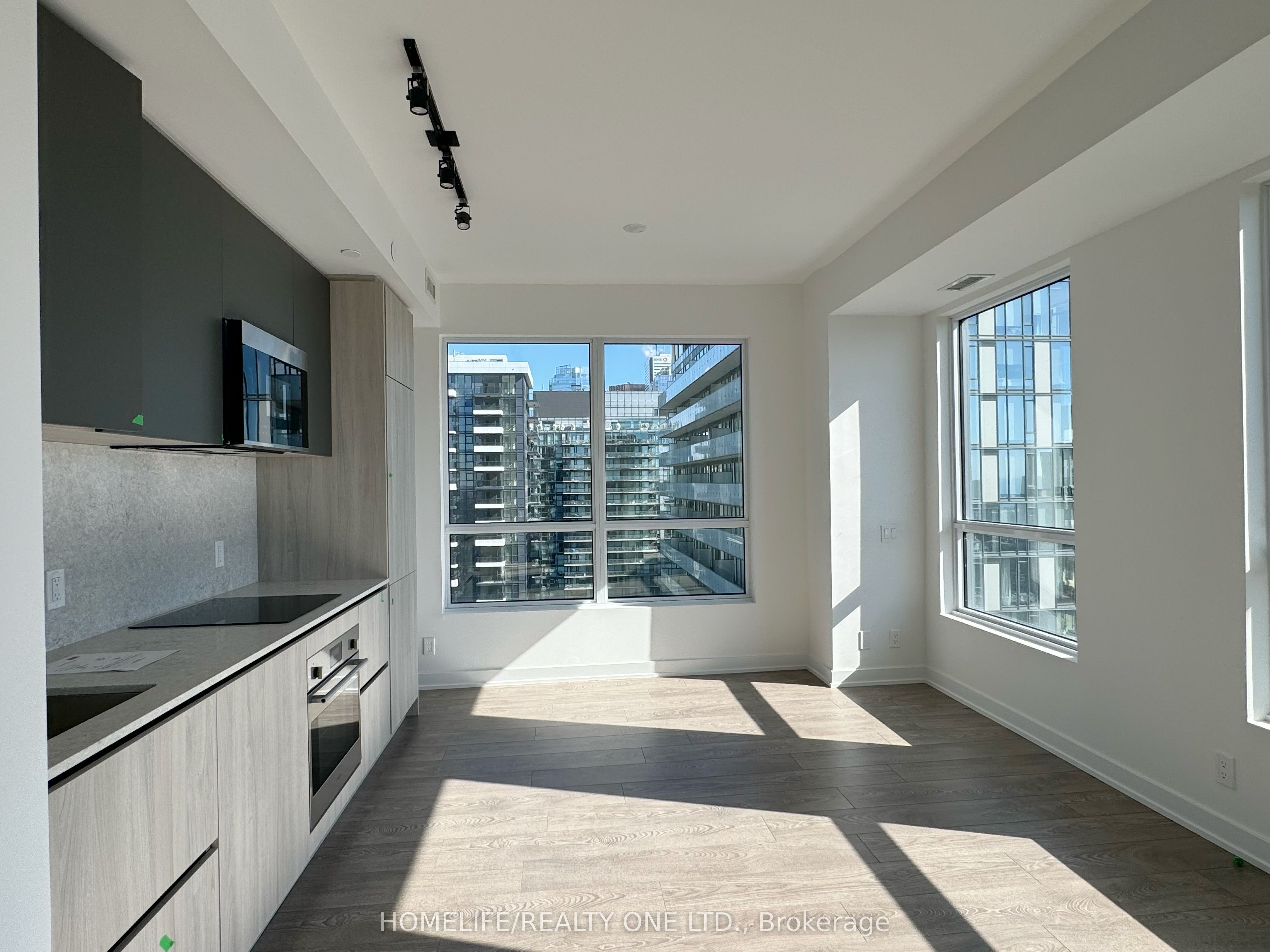 108 Peter Street 4106, Toronto, ON M5V 2G7