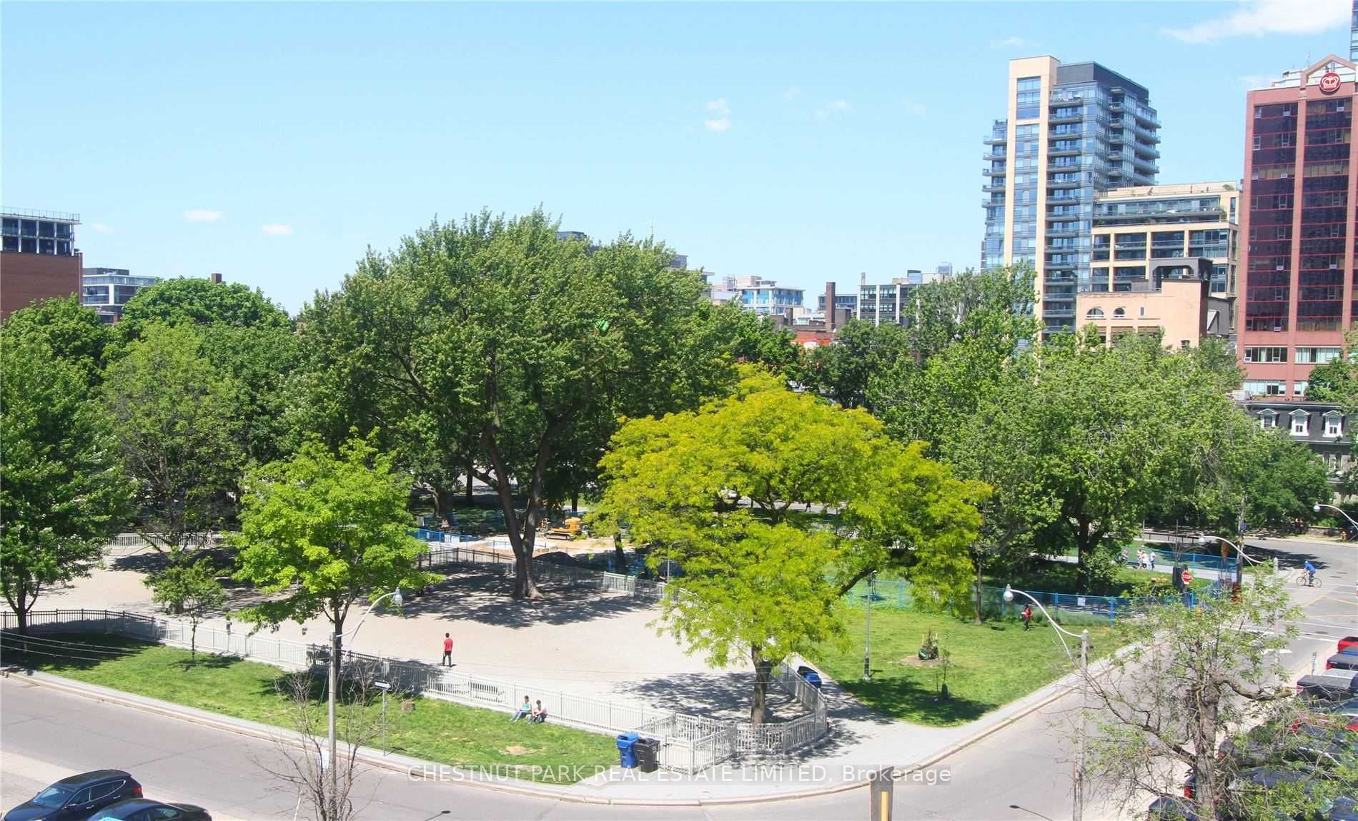 352 Front Street E 1711, Toronto, ON M5V 0K3 photo 3