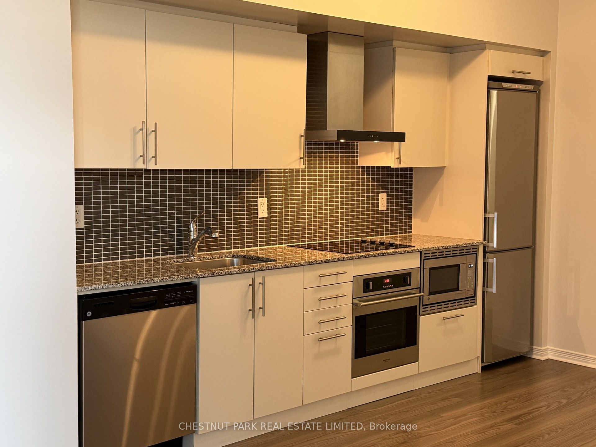 352 Front Street E 1711, Toronto, ON M5V 0K3 photo 5