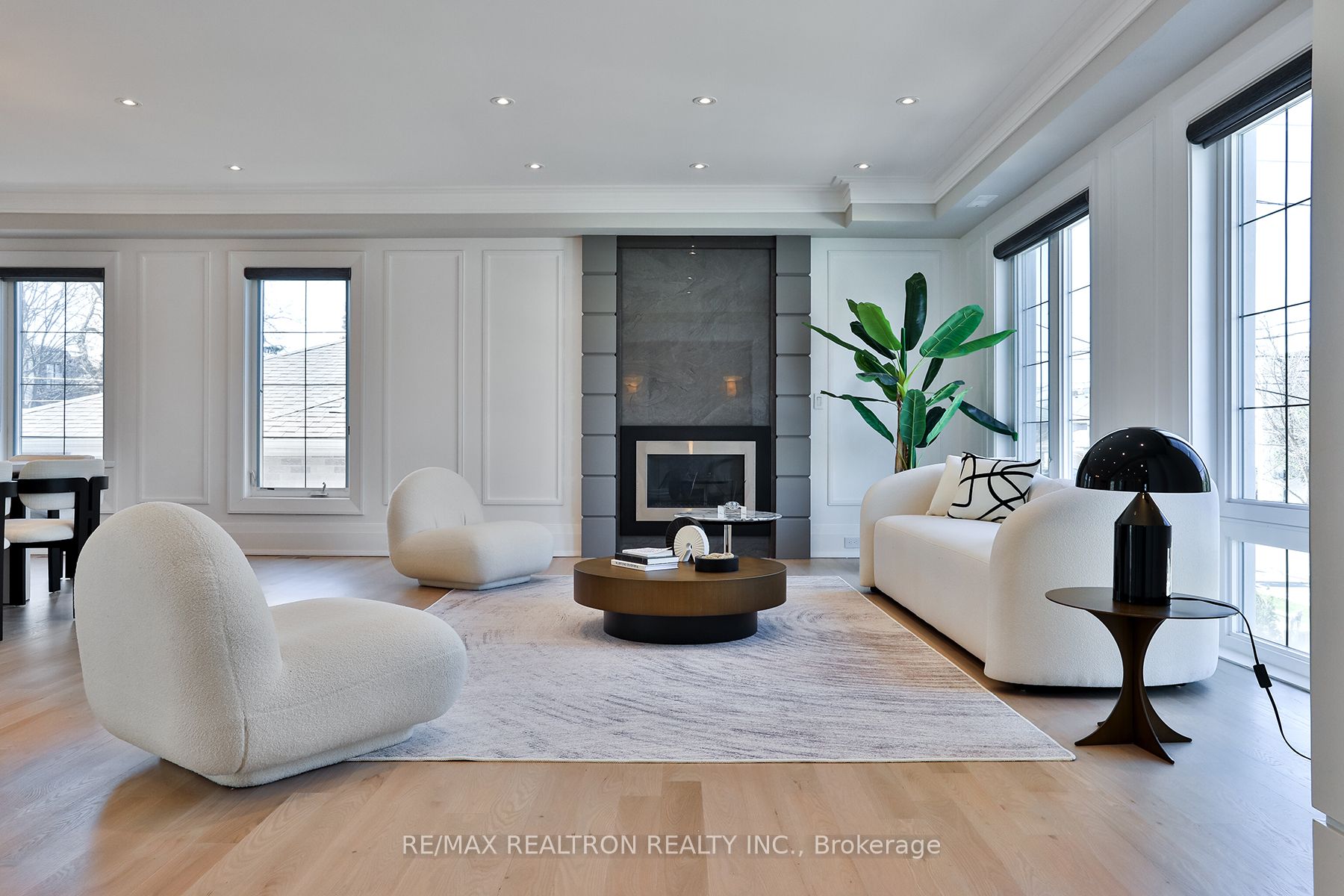 261 Patricia Avenue, Toronto, ON M2M 1J7 photo 2