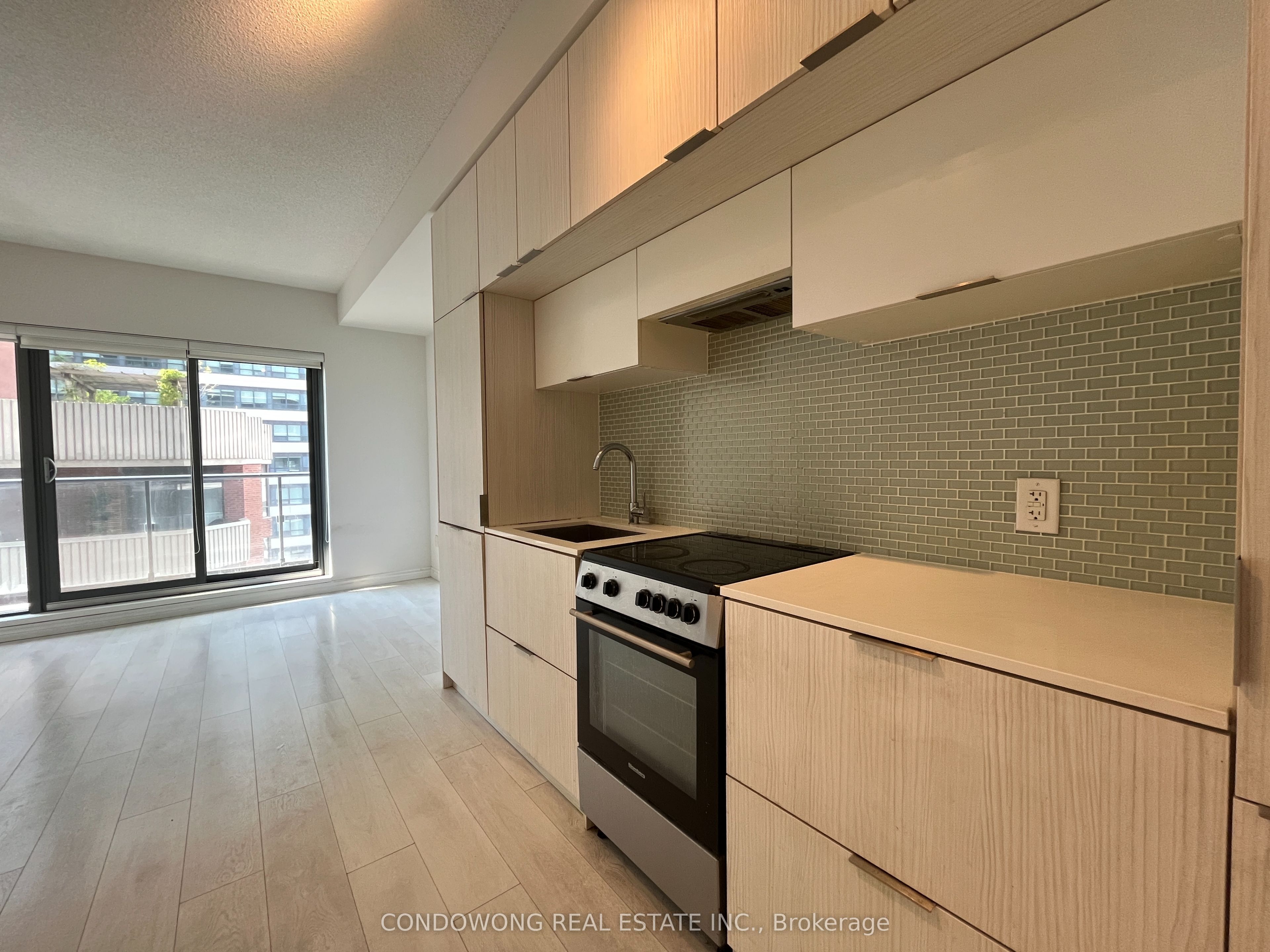 159 Dundas Street E 1303, Toronto, ON M5B 0A9 photo 2