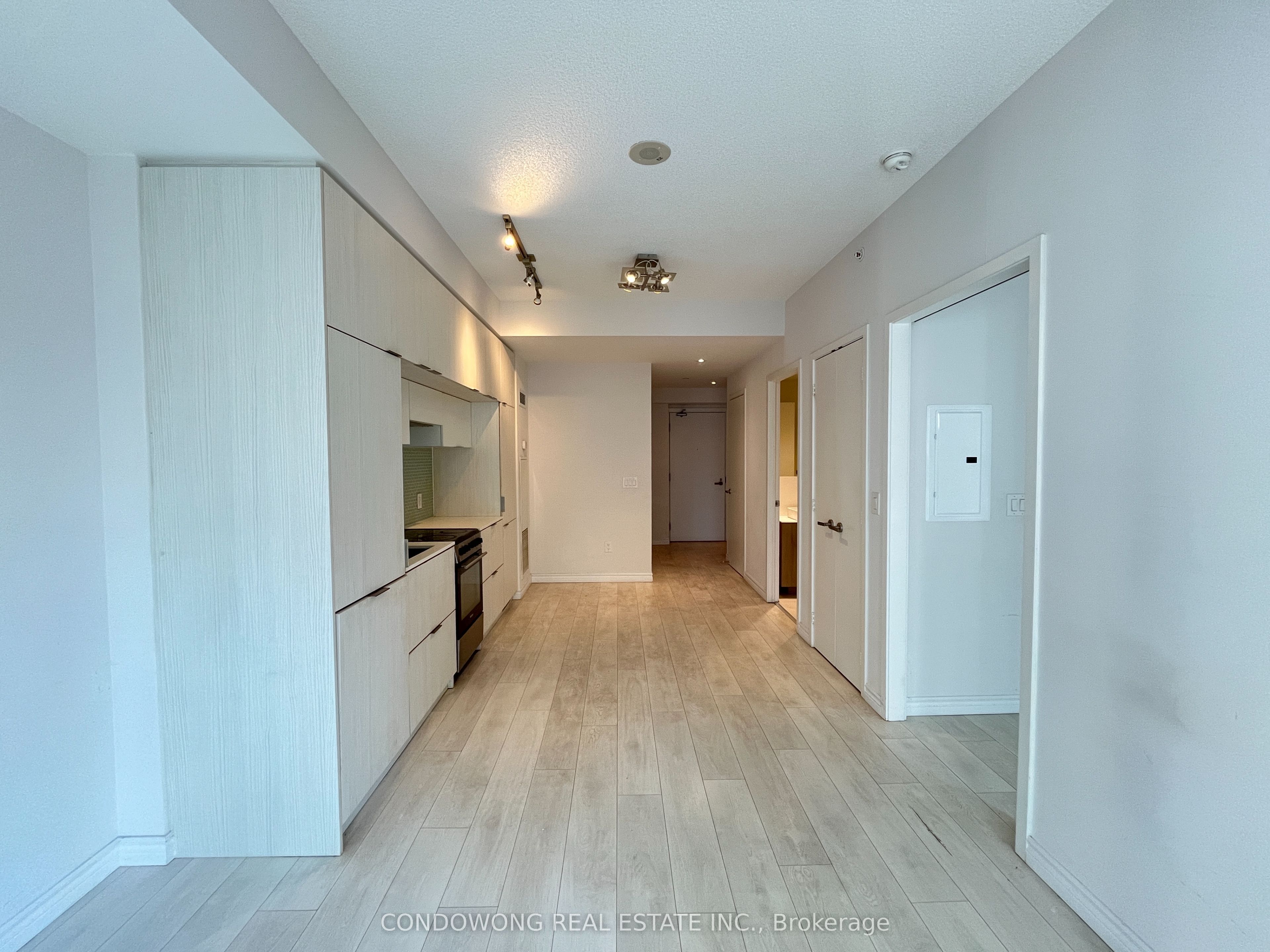 159 Dundas Street E 1303, Toronto, ON M5B 0A9 photo 3