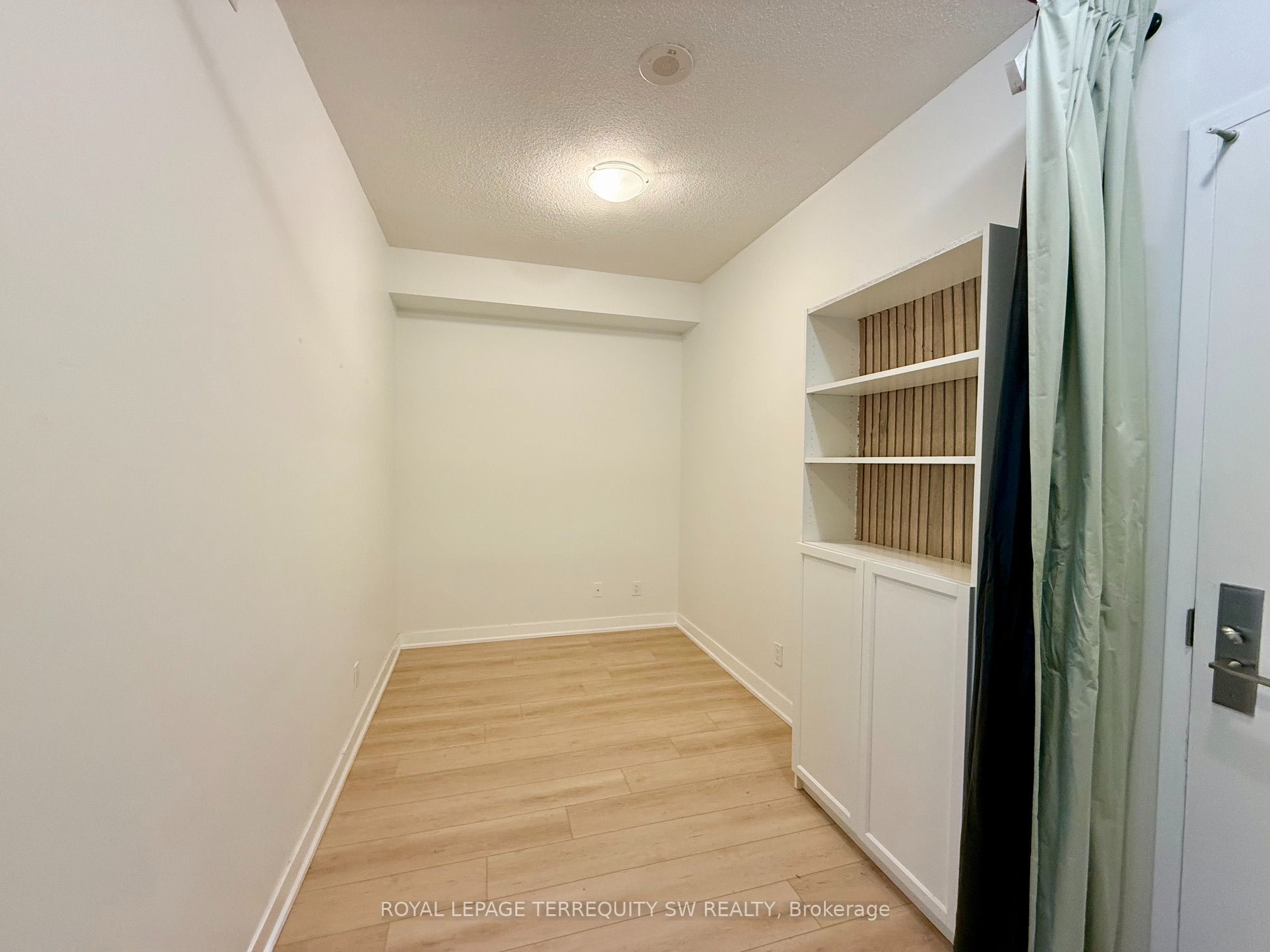126 Simcoe Street 1106, Toronto, ON M5H 4E6 photo 5