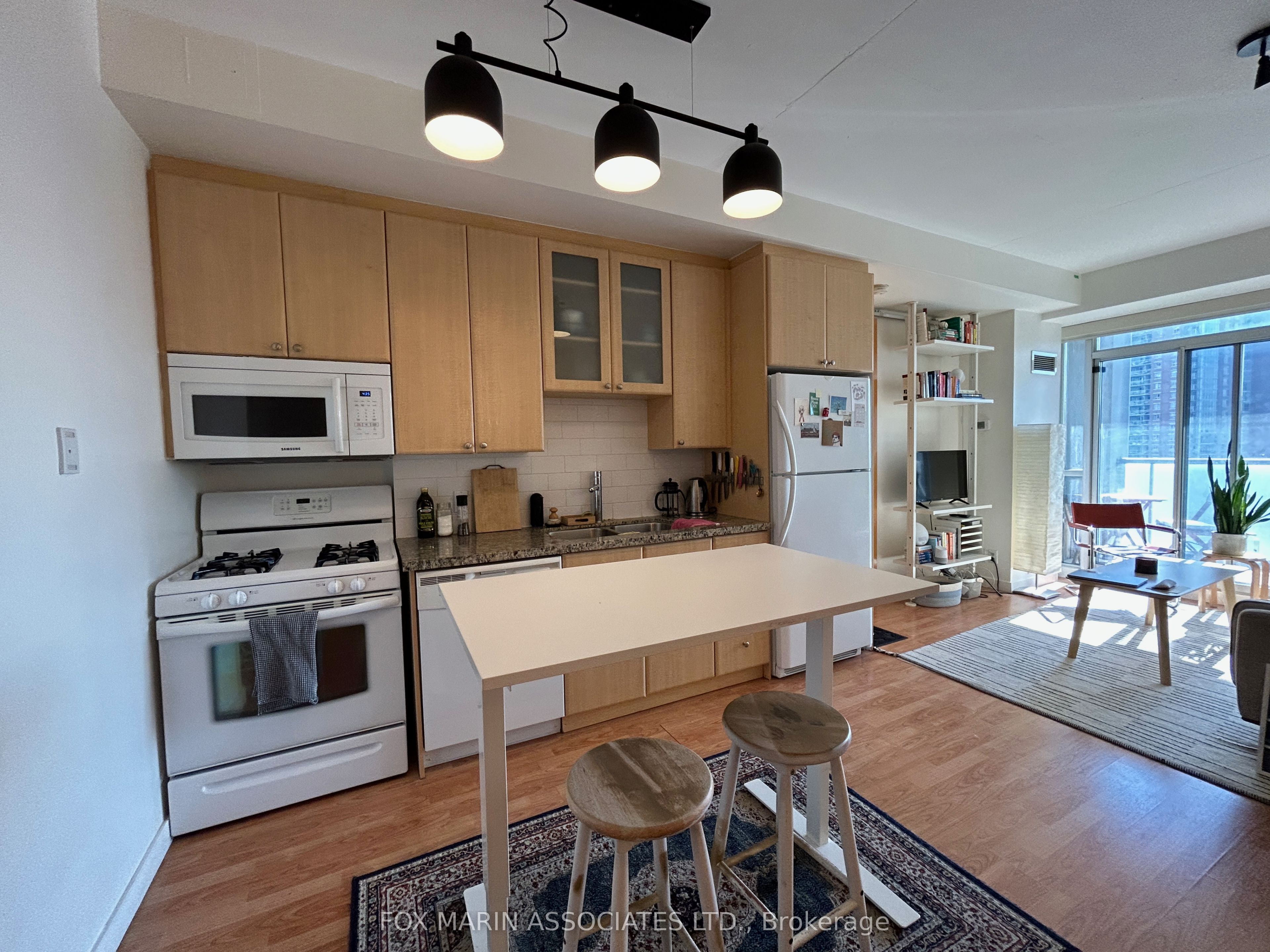 1 Shaw Street 1022, Toronto, ON M6K 0A1