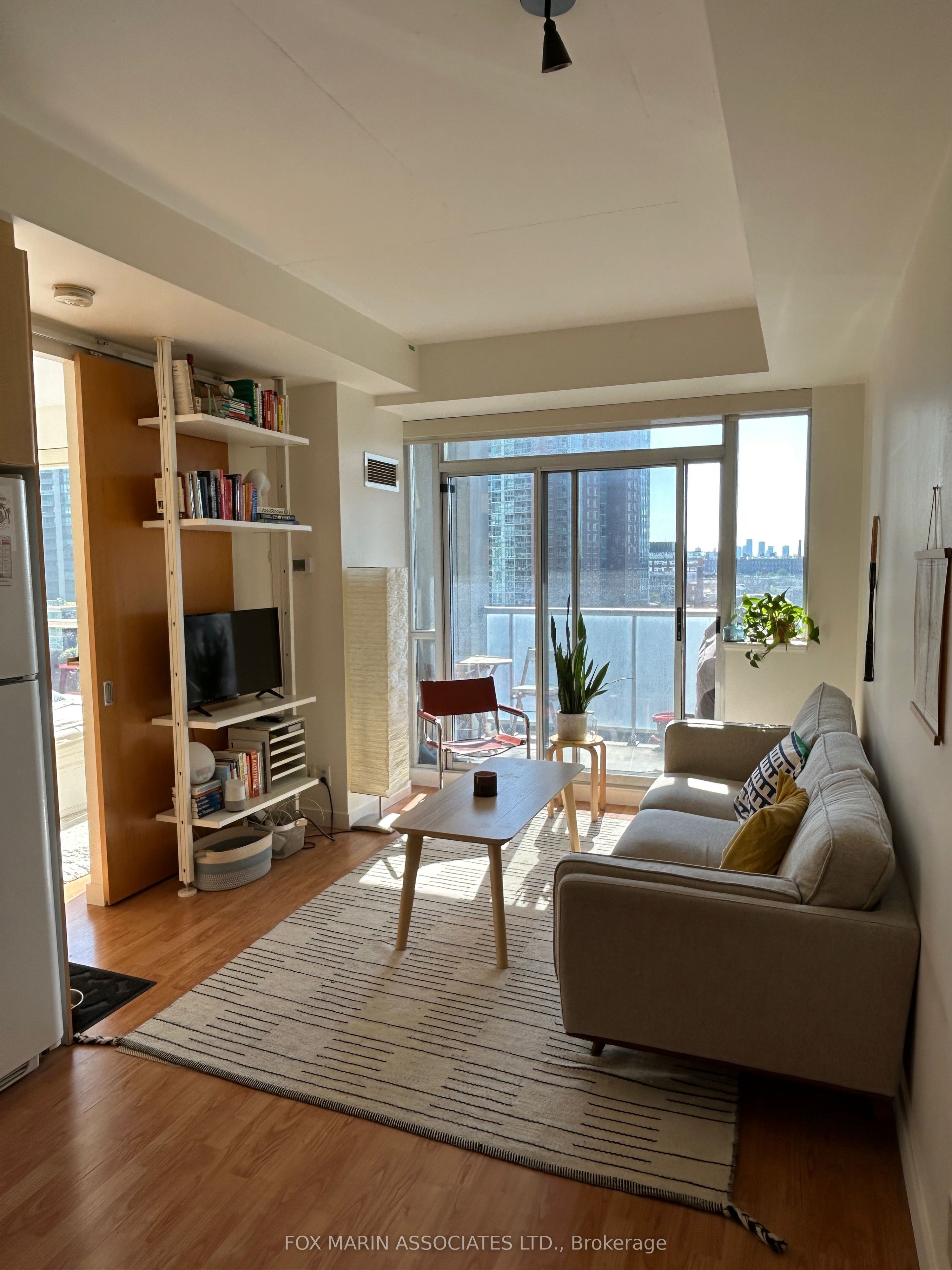 1 Shaw Street 1022, Toronto, ON M6K 0A1 photo 4