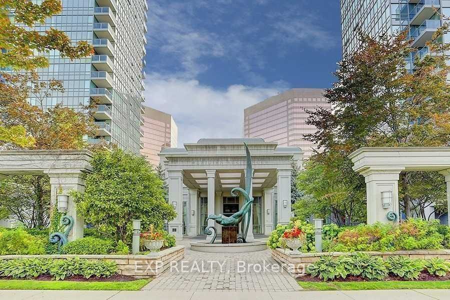 25 Greenview Avenue 422, Toronto, ON M2M 0A5