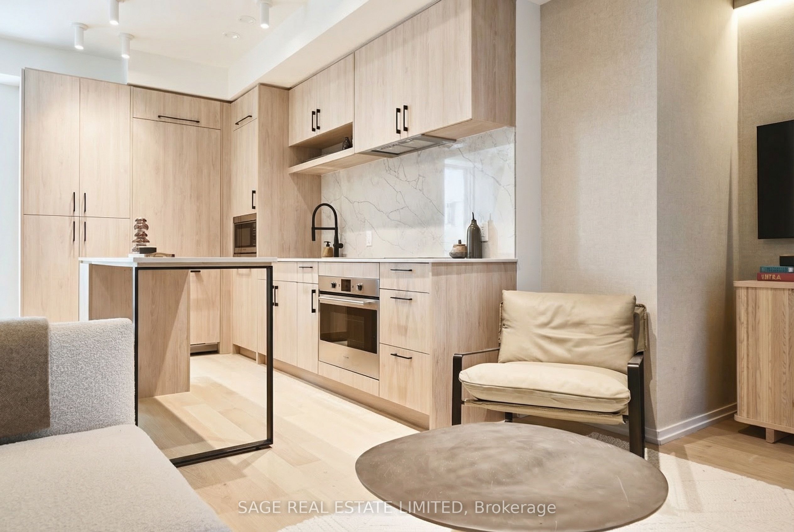 109 Erskine Avenue 101, Toronto, ON M4P 1Y5 photo 5