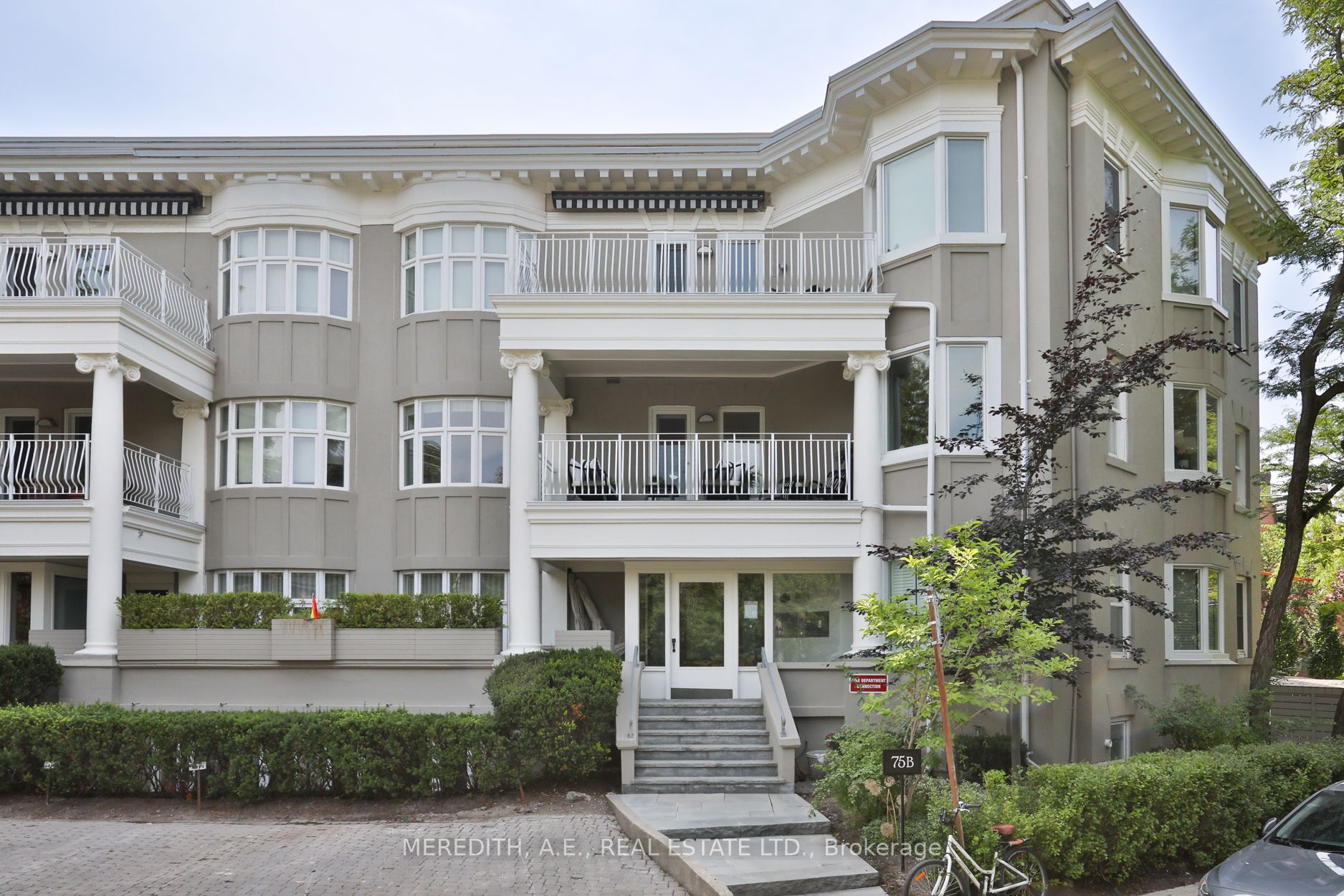 75 Crescent Road 203, Toronto, ON M4W 1T7