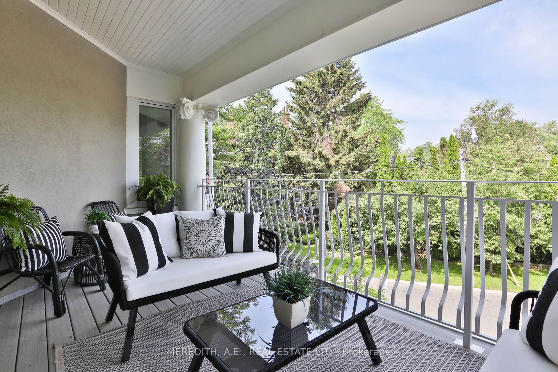 75 Crescent Road 203, Toronto, ON M4W 1T7 photo 3