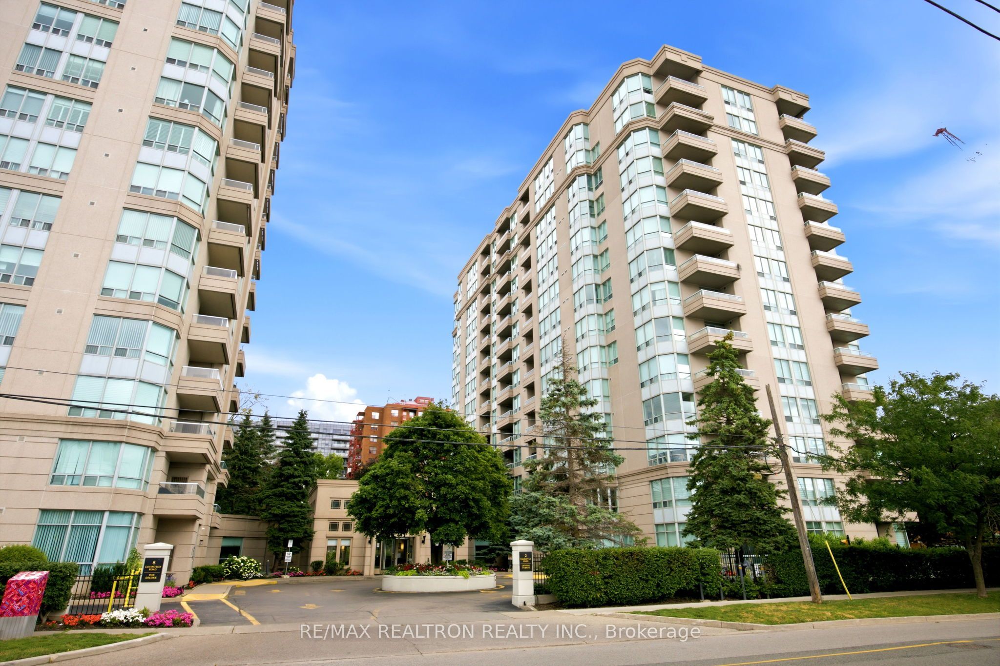 2 Covington Road 609, Toronto, ON M6A 3E2