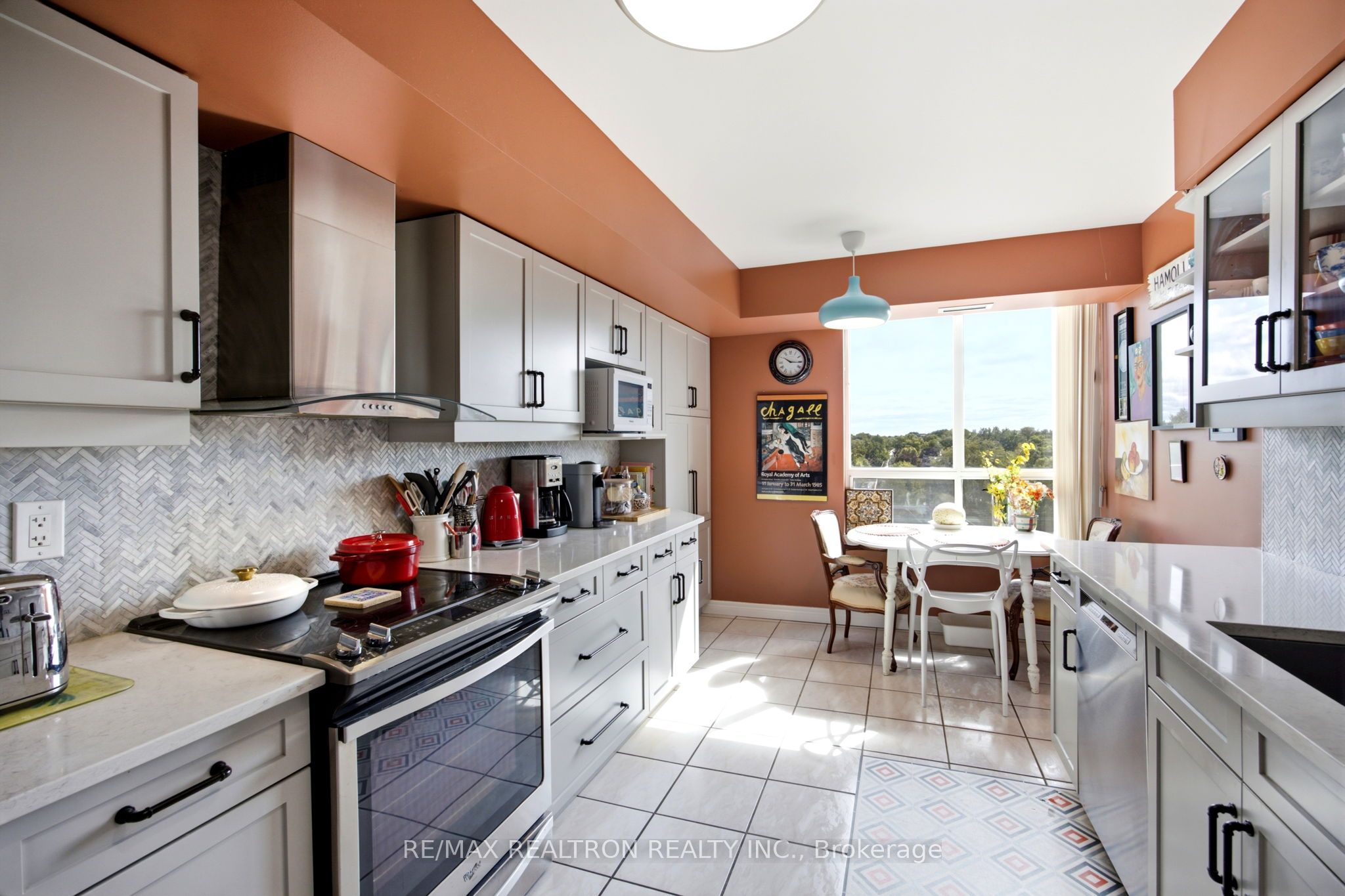 2 Covington Road 609, Toronto, ON M6A 3E2 photo 5