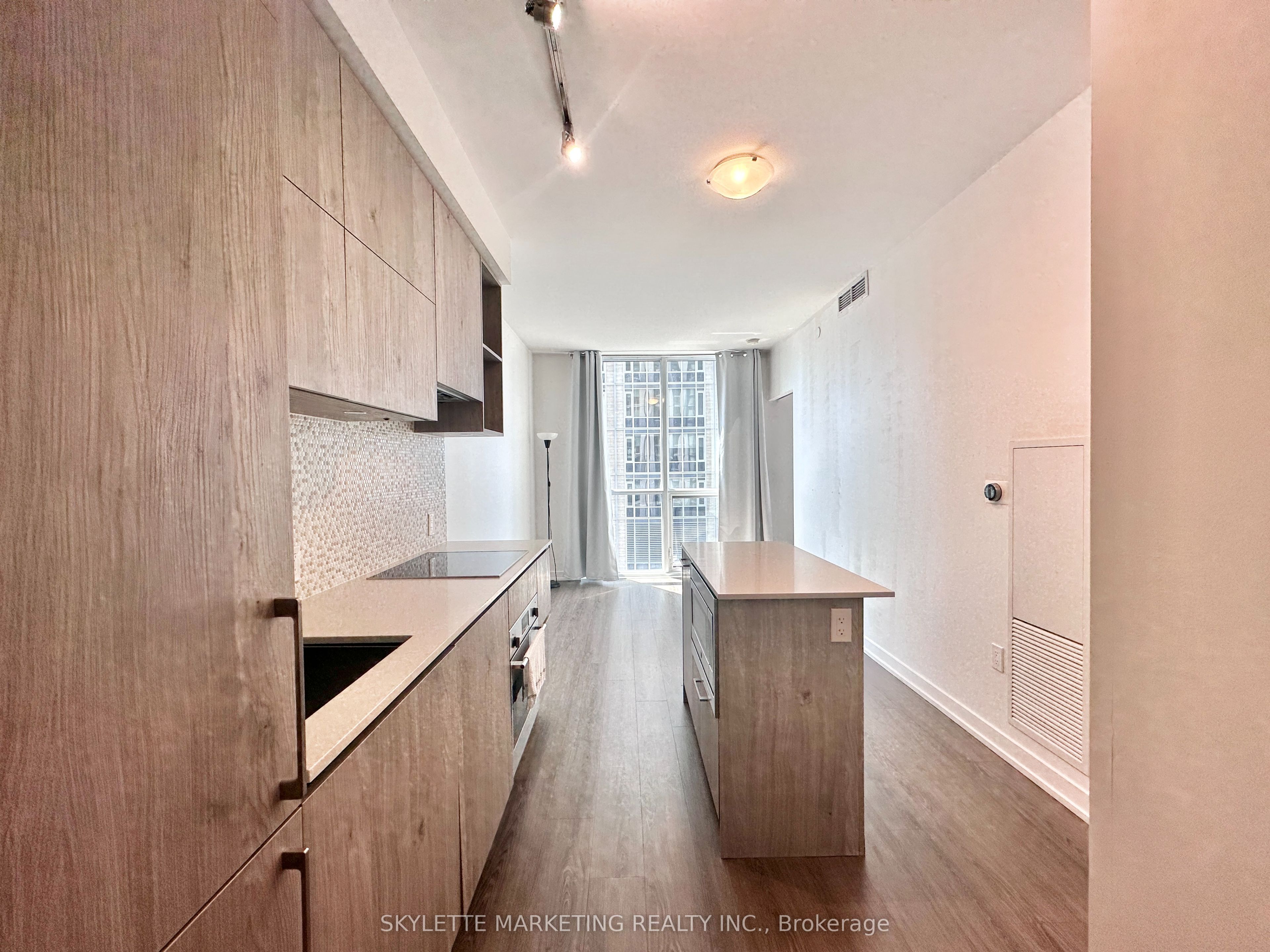 1 Yorkville Avenue 3403, Toronto, ON M4W 0B1 photo 2