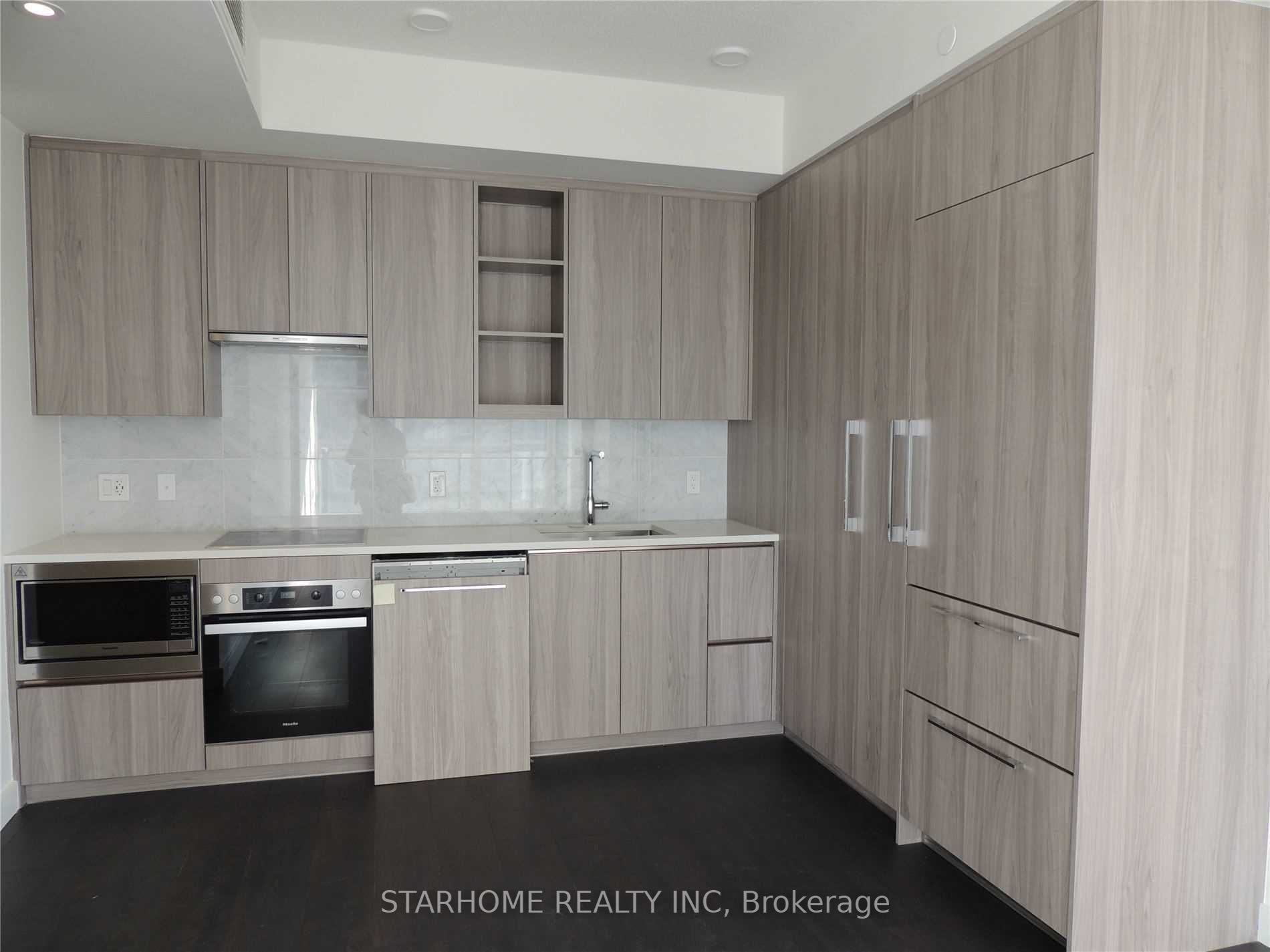 95 Mcmahon Drive 1606, Toronto, ON M2K 0H2