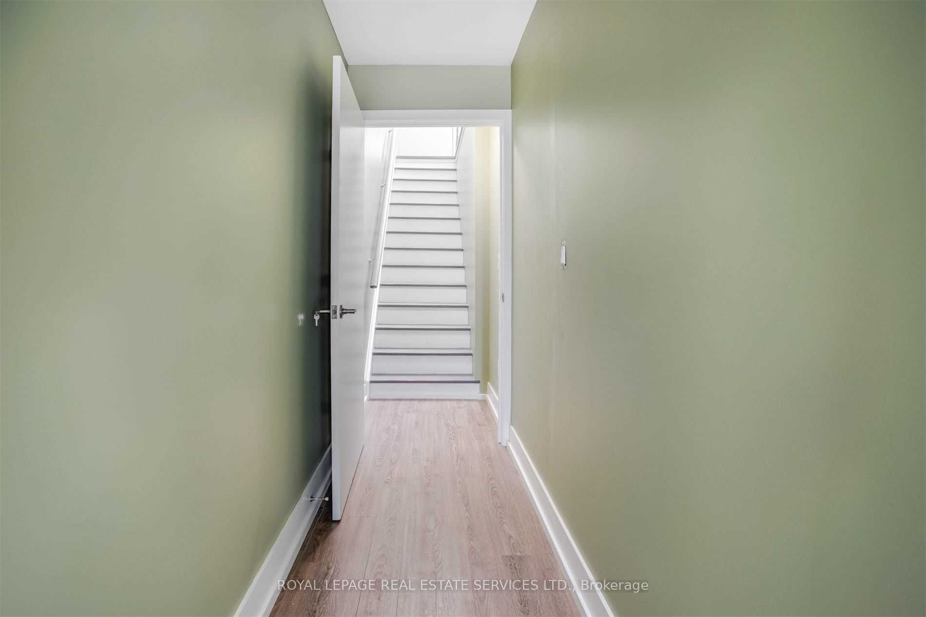 86 Givins Street Upper, Toronto, ON M6J 2X8 photo 4