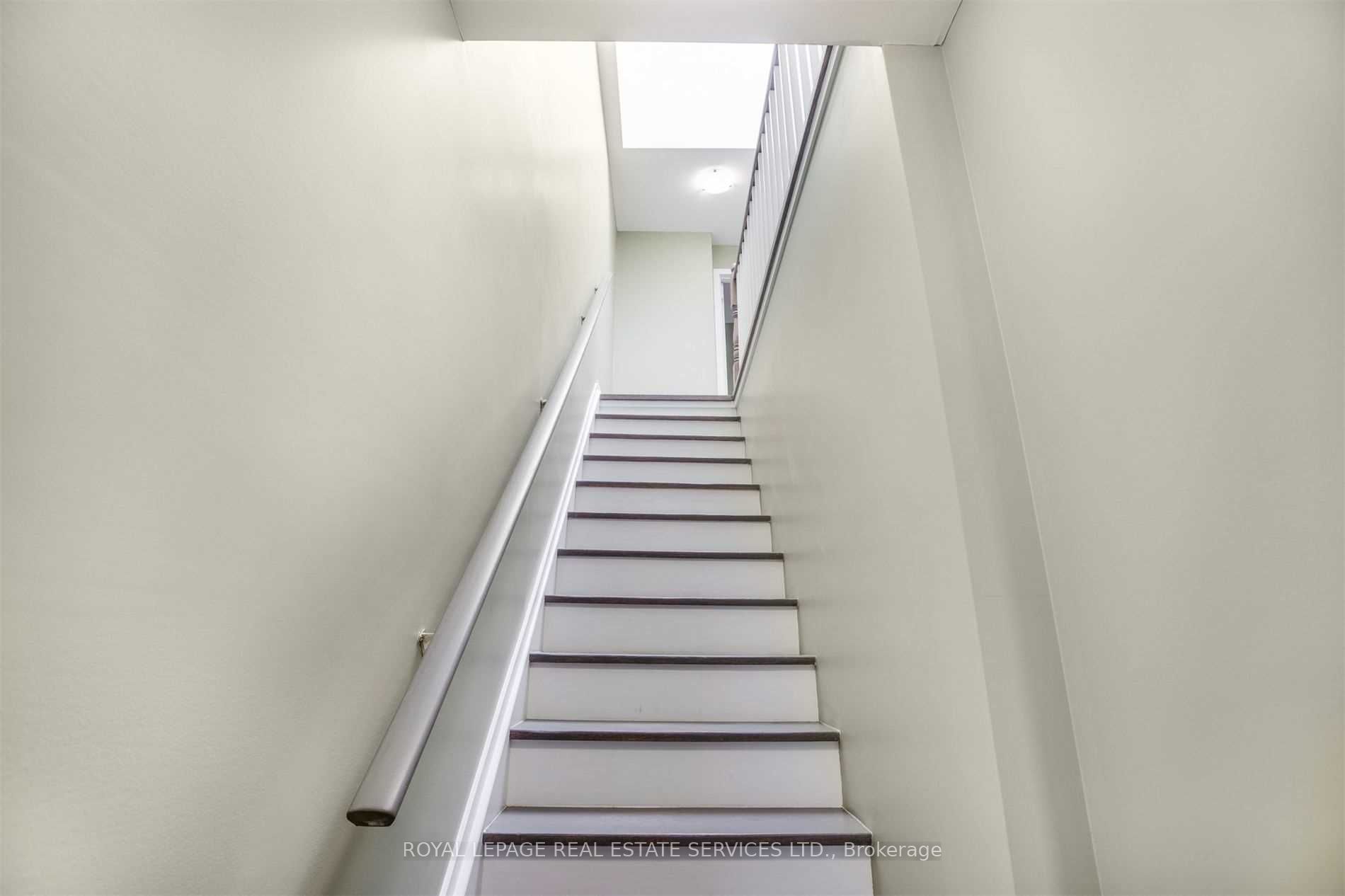 86 Givins Street Upper, Toronto, ON M6J 2X8 photo 5