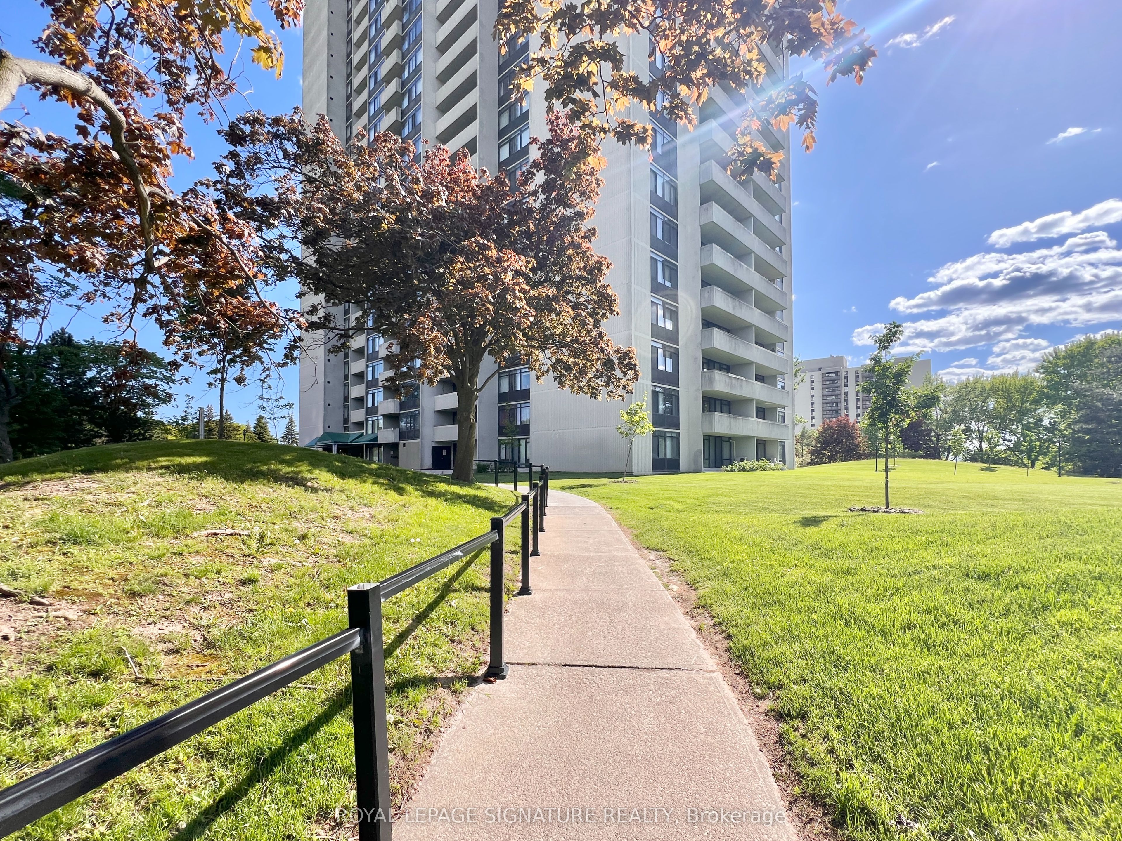 3300 Don MIlls Road 503, Toronto, ON M2J 4X7 photo 2