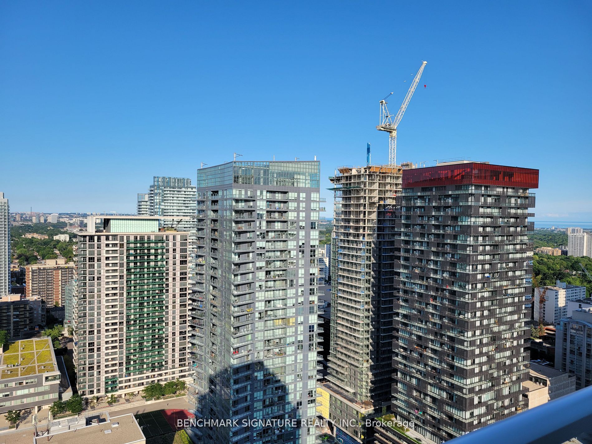 33 Helendale Avenue 2903, Toronto, ON M4R 0A4 photo 2