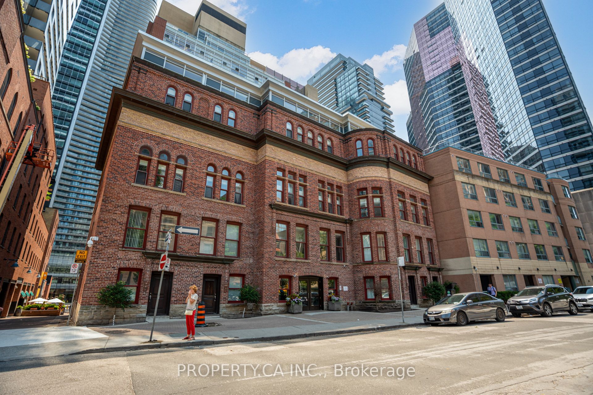 11 St. Joseph Street 103, Toronto, ON M4Y 3G4