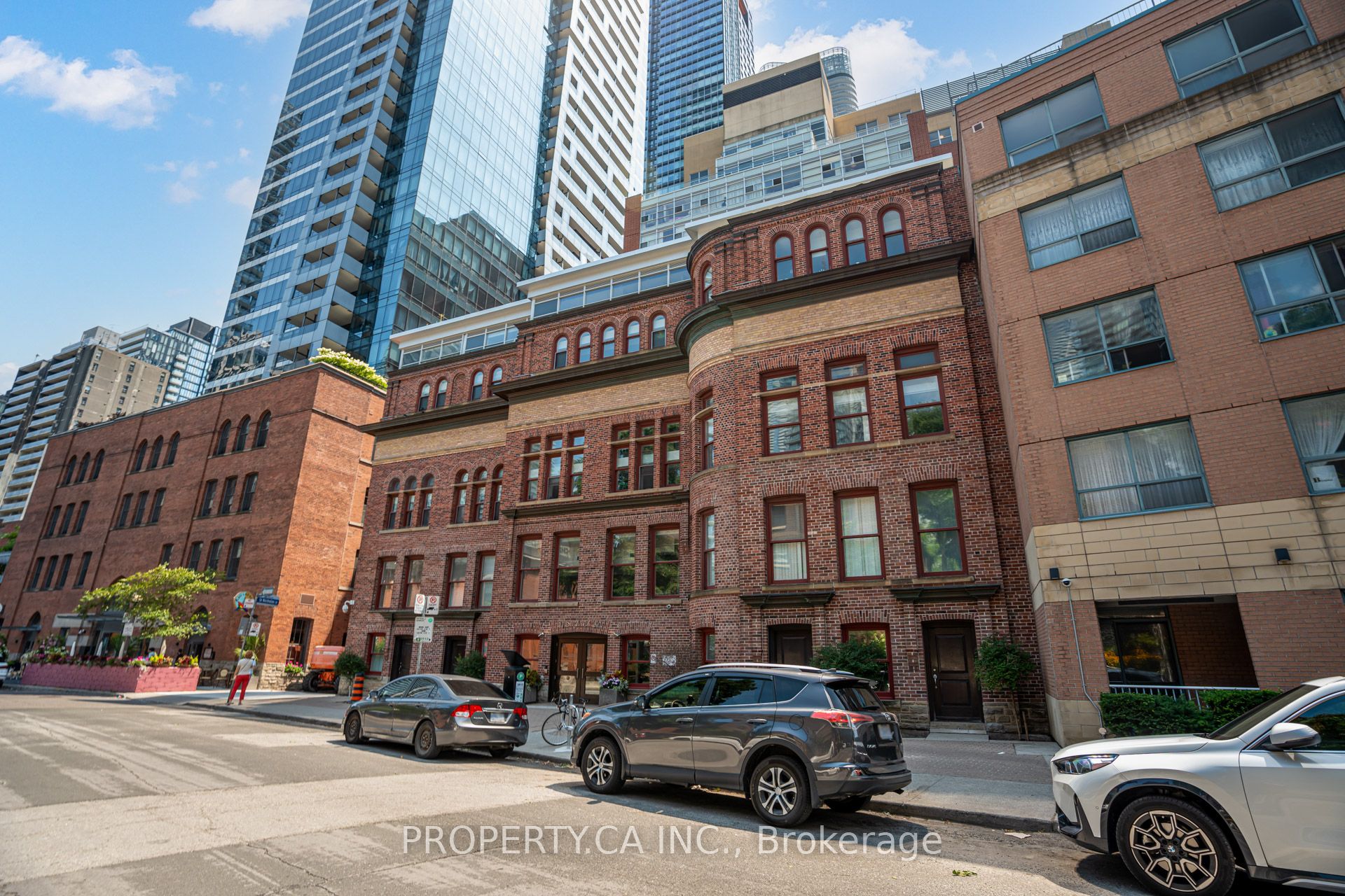 11 St. Joseph Street 103, Toronto, ON M4Y 3G4 photo 2