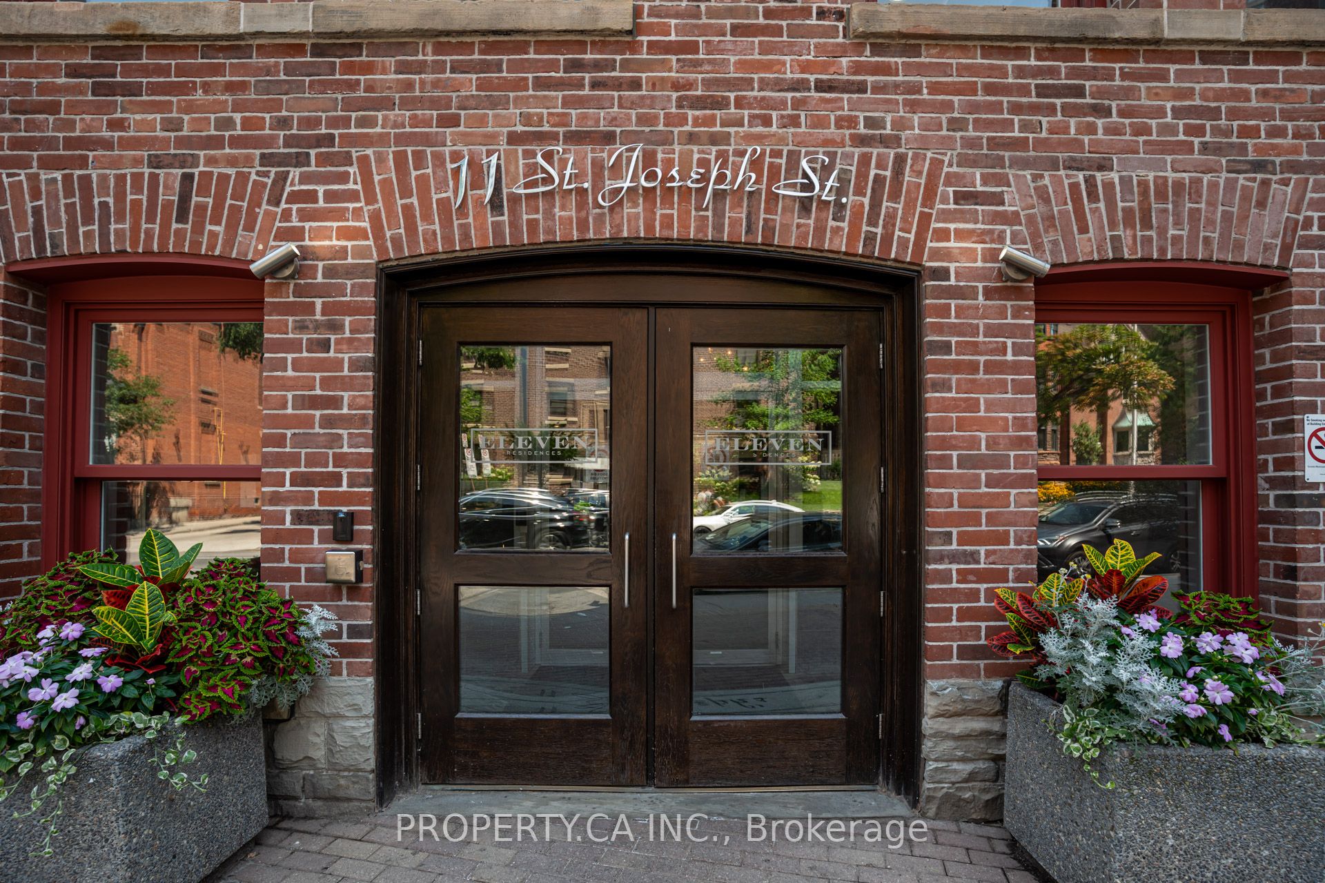 11 St. Joseph Street 103, Toronto, ON M4Y 3G4 photo 4