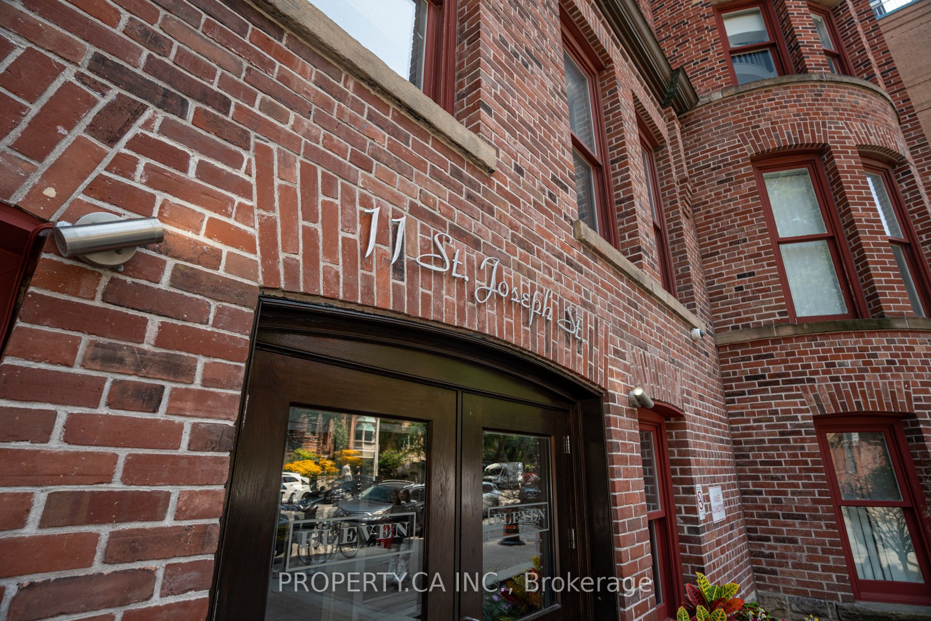 11 St. Joseph Street 103, Toronto, ON M4Y 3G4 photo 5