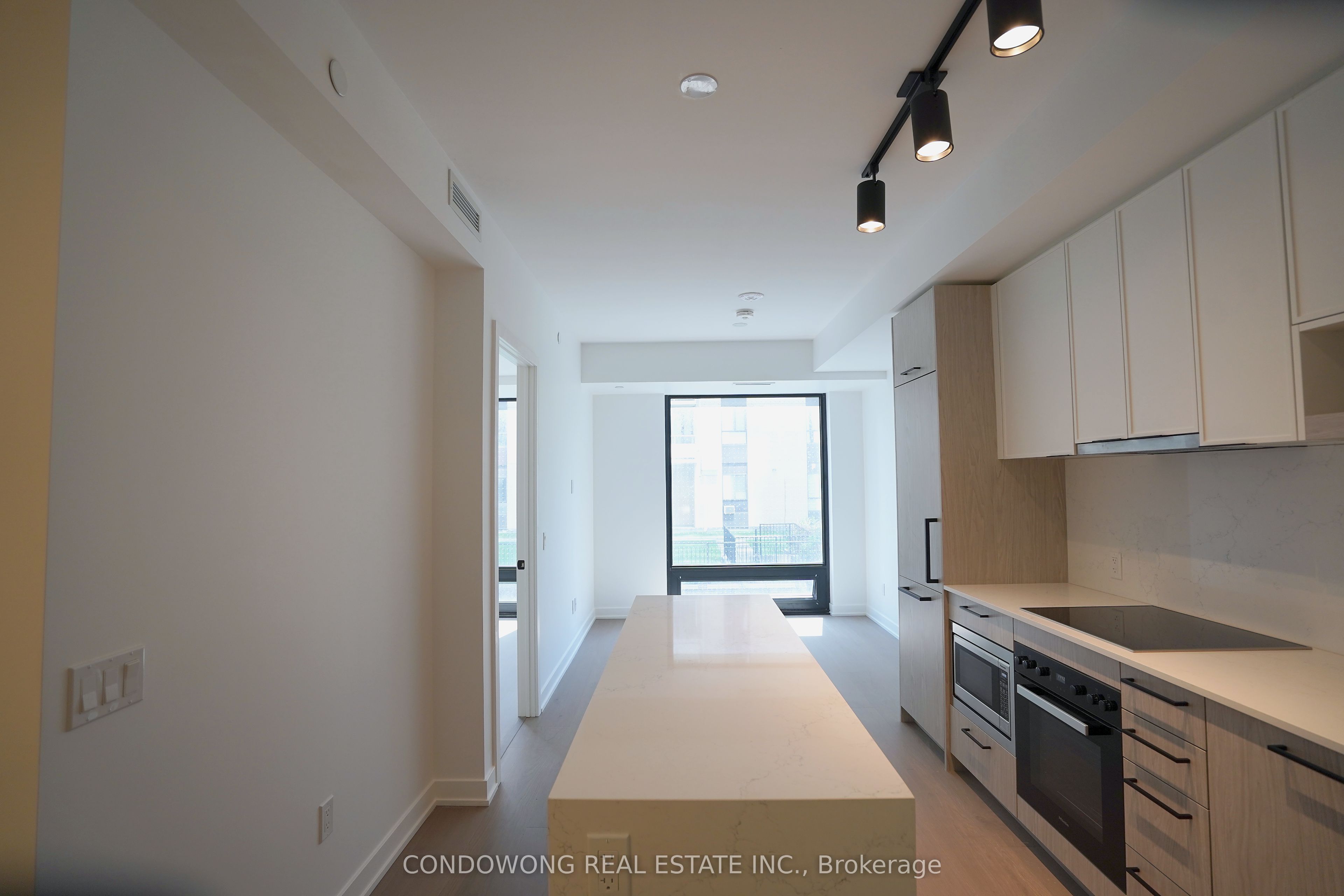 91 Montclair Avenue 502, Toronto, ON M5P 0B1