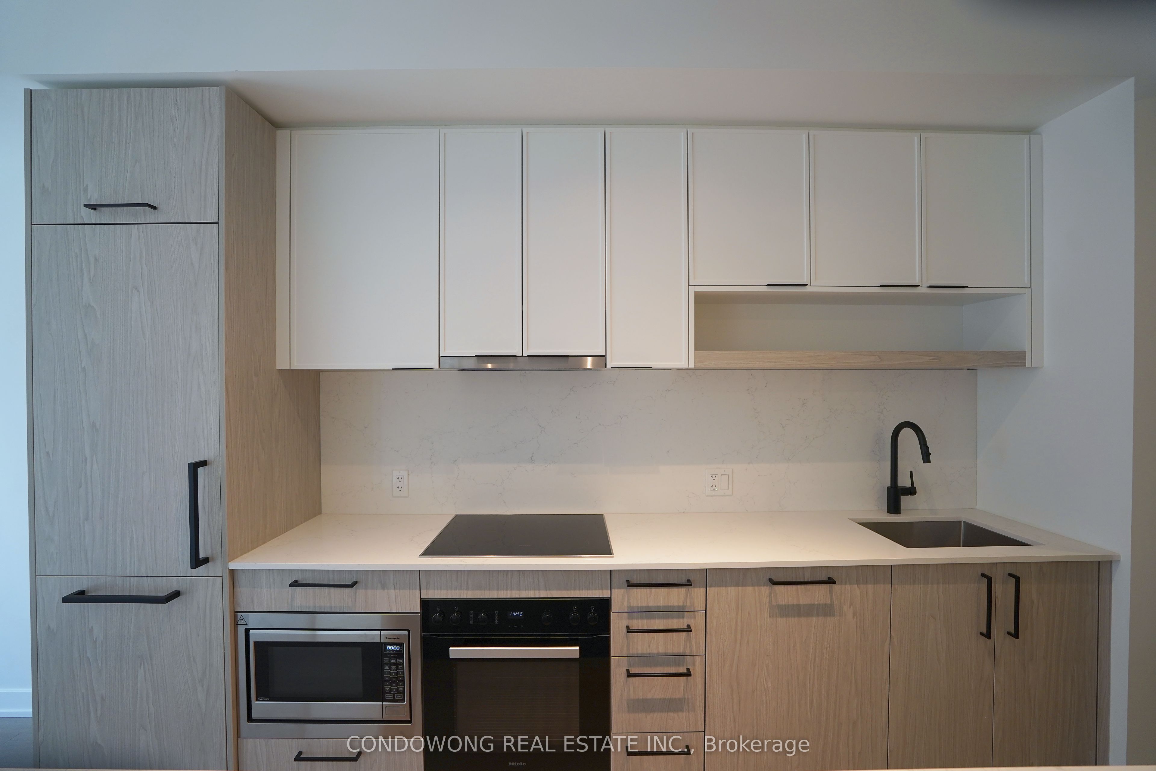 91 Montclair Avenue 502, Toronto, ON M5P 0B1 photo 2