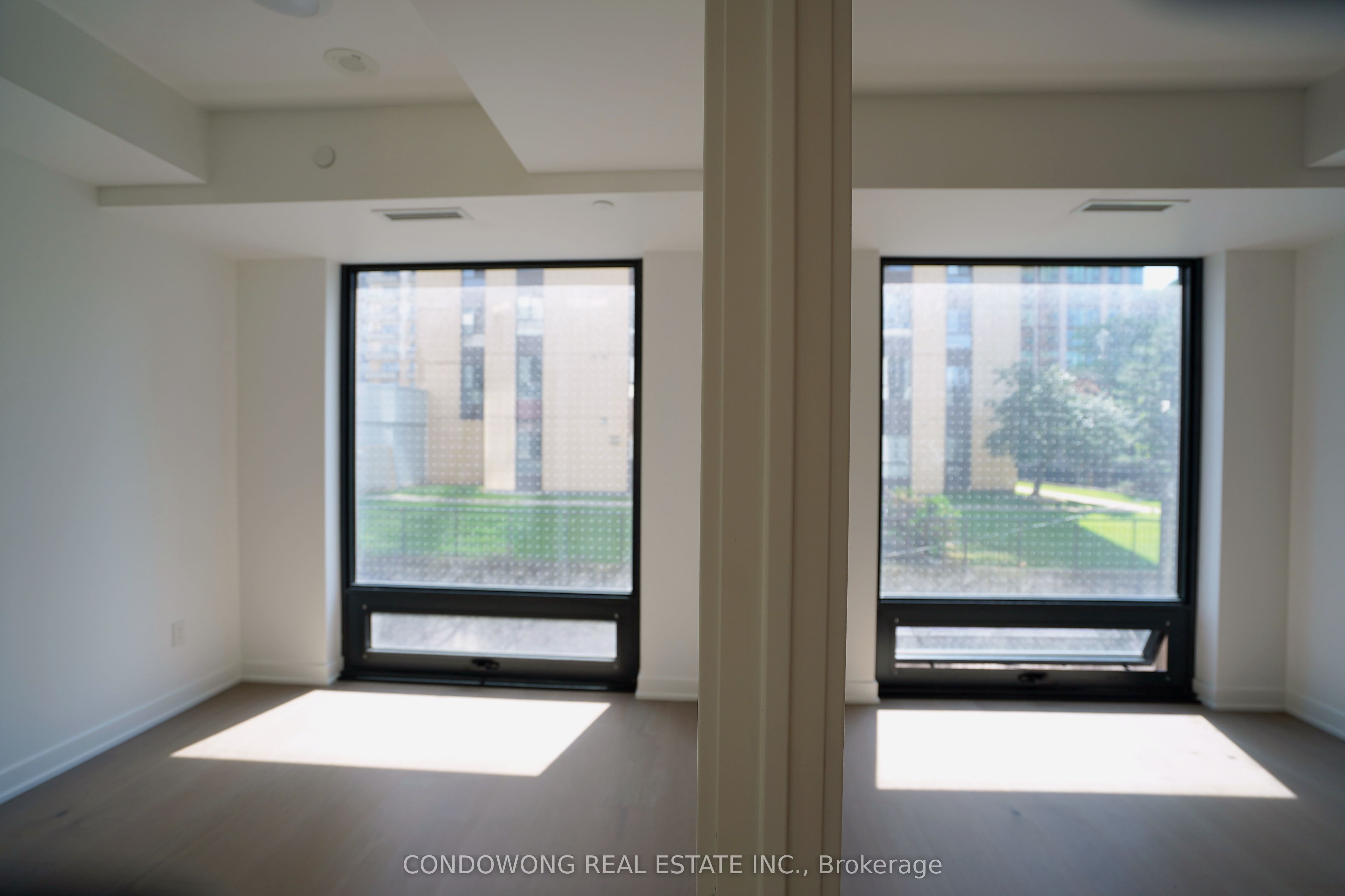 91 Montclair Avenue 502, Toronto, ON M5P 0B1 photo 3