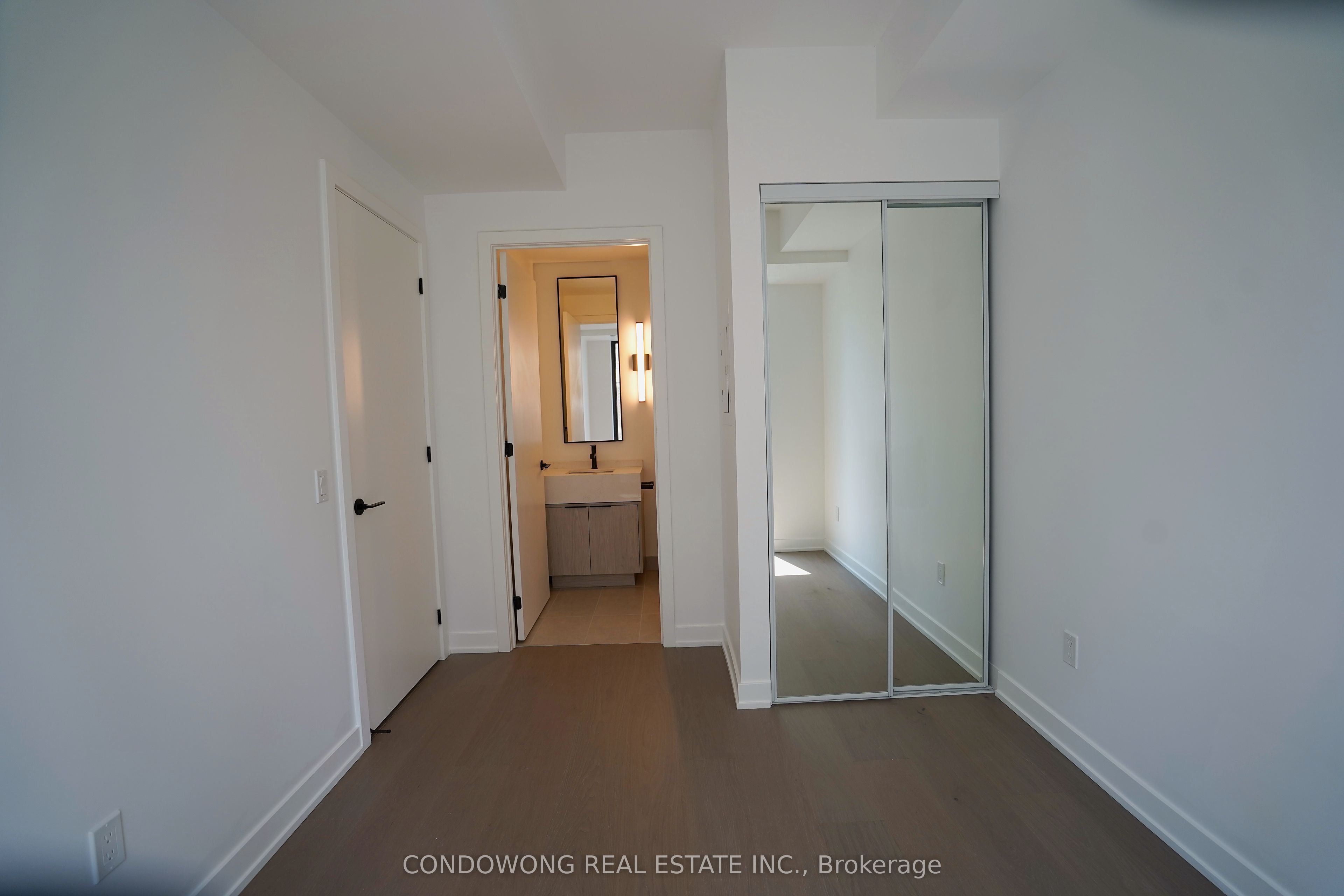 91 Montclair Avenue 502, Toronto, ON M5P 0B1 photo 4