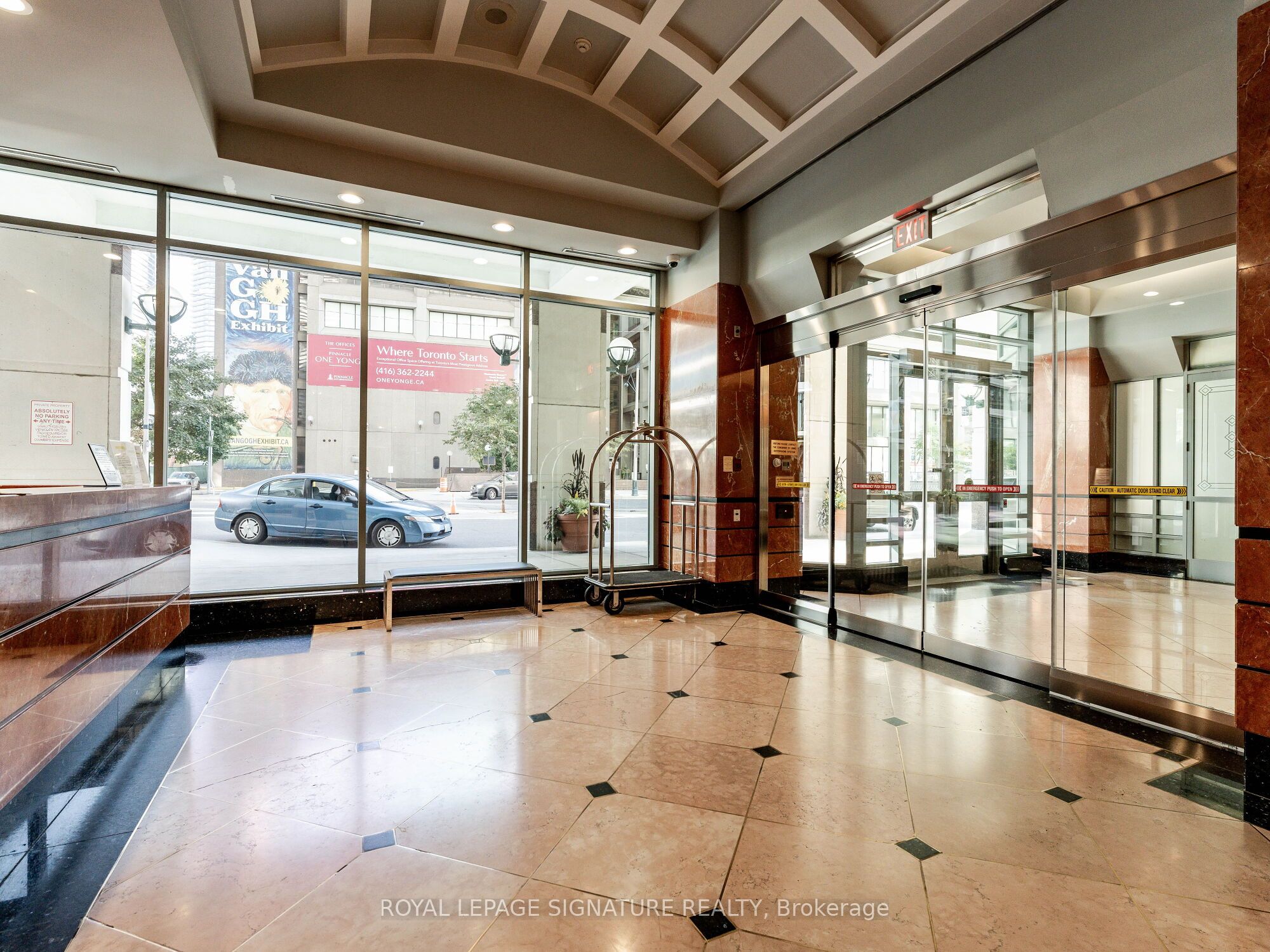 10 Yonge Street 1701, Toronto, ON M5E 1R4 photo 3