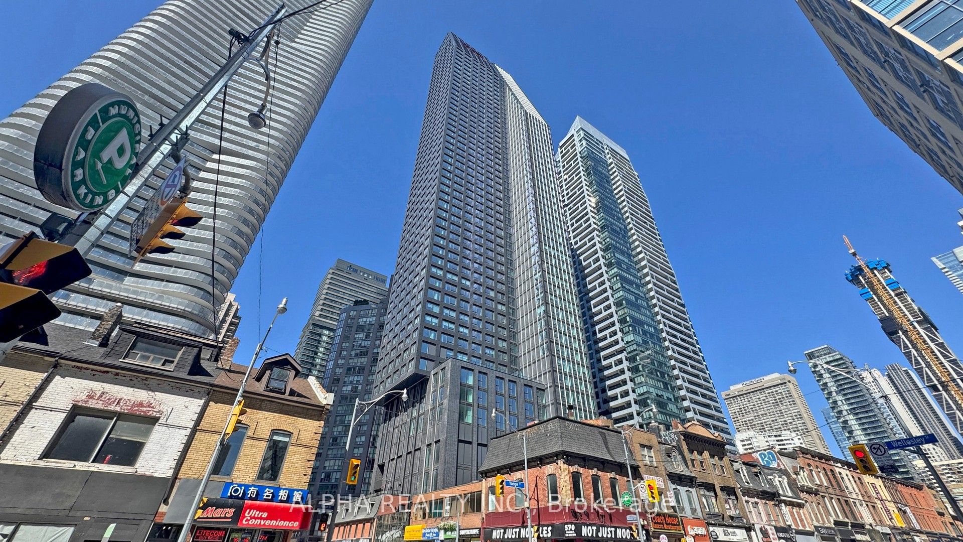 8 Wellesley Street W 5707, Toronto, ON M4Y 0J5