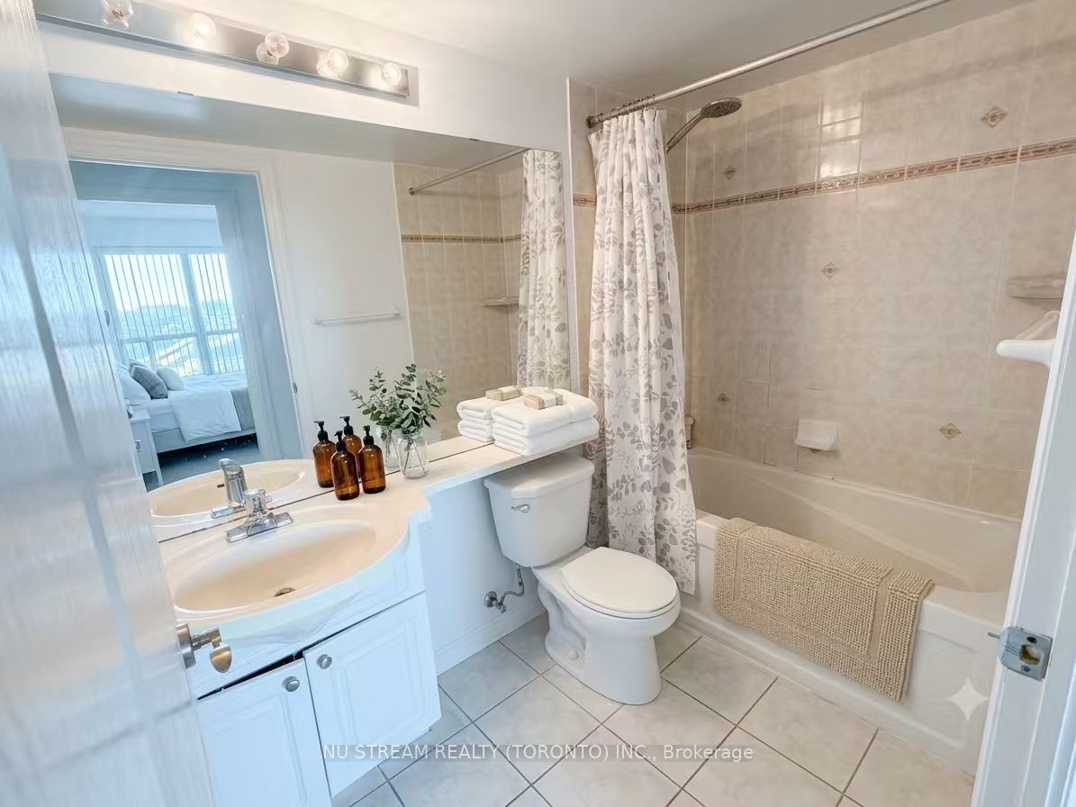 188 Doris Avenue 1719, Toronto, ON M2N 6Z5 photo 4
