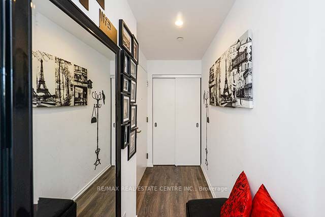 75 St Nicholas Street 2507, Toronto, ON M4Y 0A5 photo 3