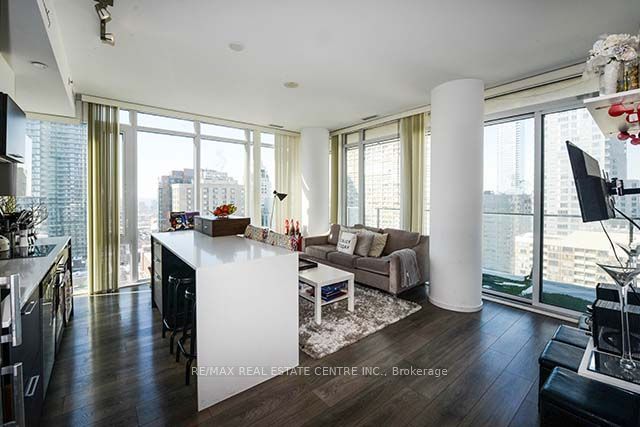 75 St Nicholas Street 2507, Toronto, ON M4Y 0A5 photo 4