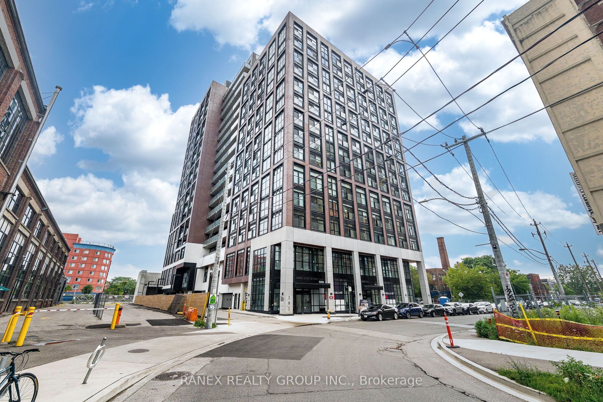 181 Sterling Road 919, Toronto, ON M9R 2B2