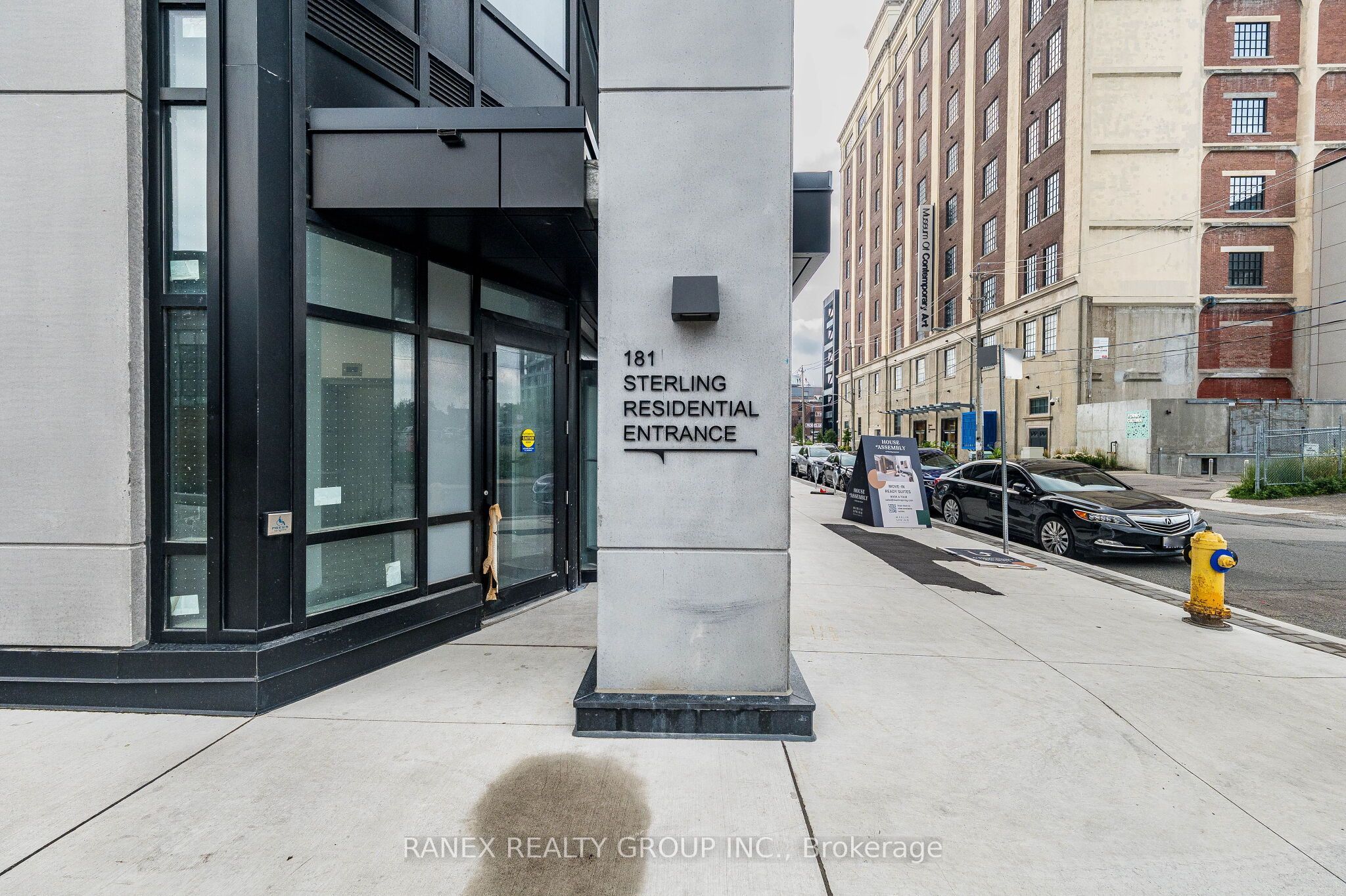181 Sterling Road 919, Toronto, ON M9R 2B2 photo 4
