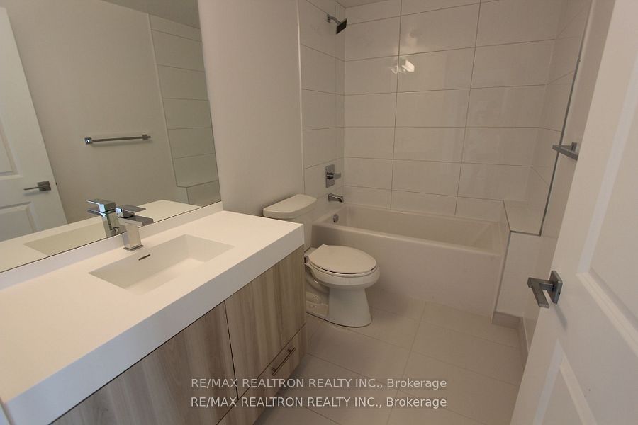 251 Jarvis Street 4712, Toronto, ON M5B 0C3 photo 4