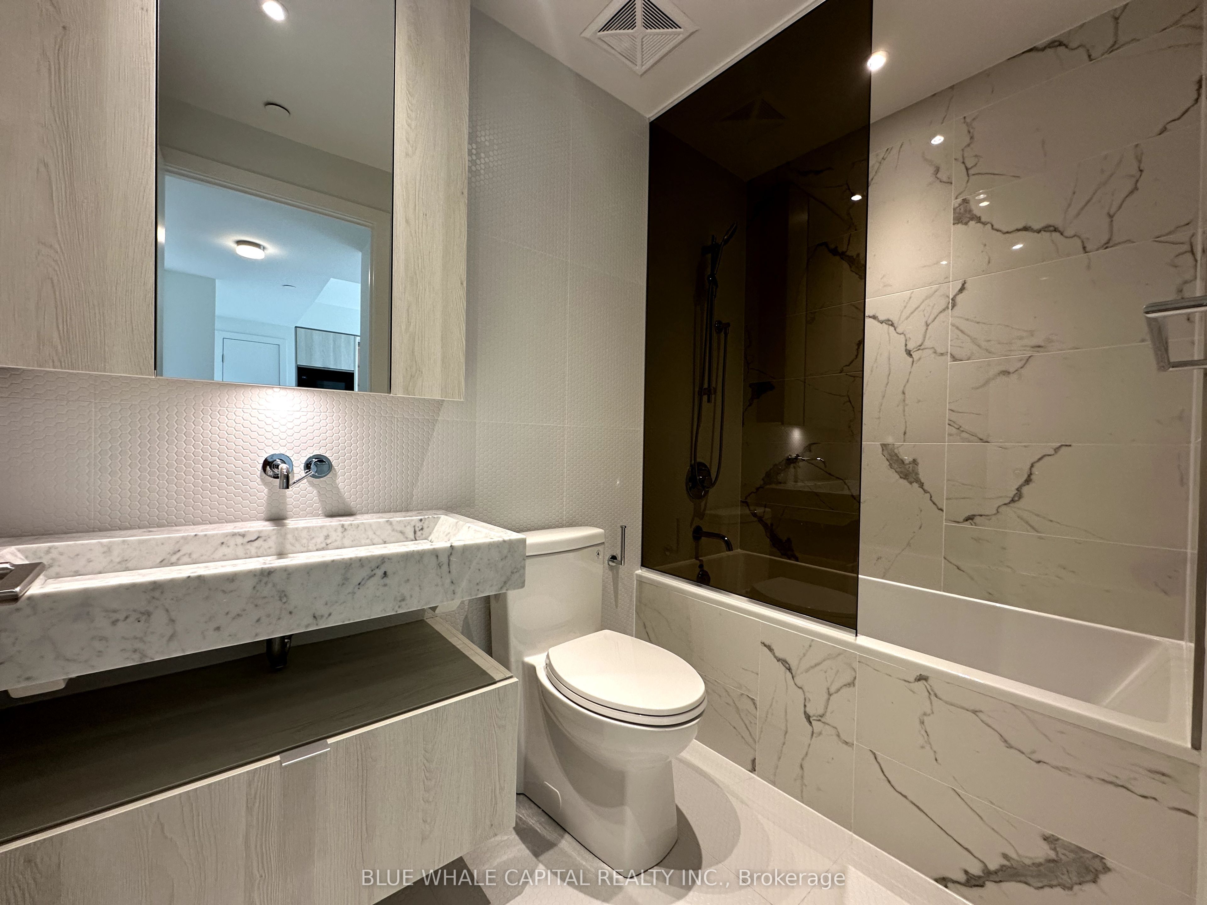 11 Yorkville Avenue 2512, Toronto, ON M4W 1L2 photo 5