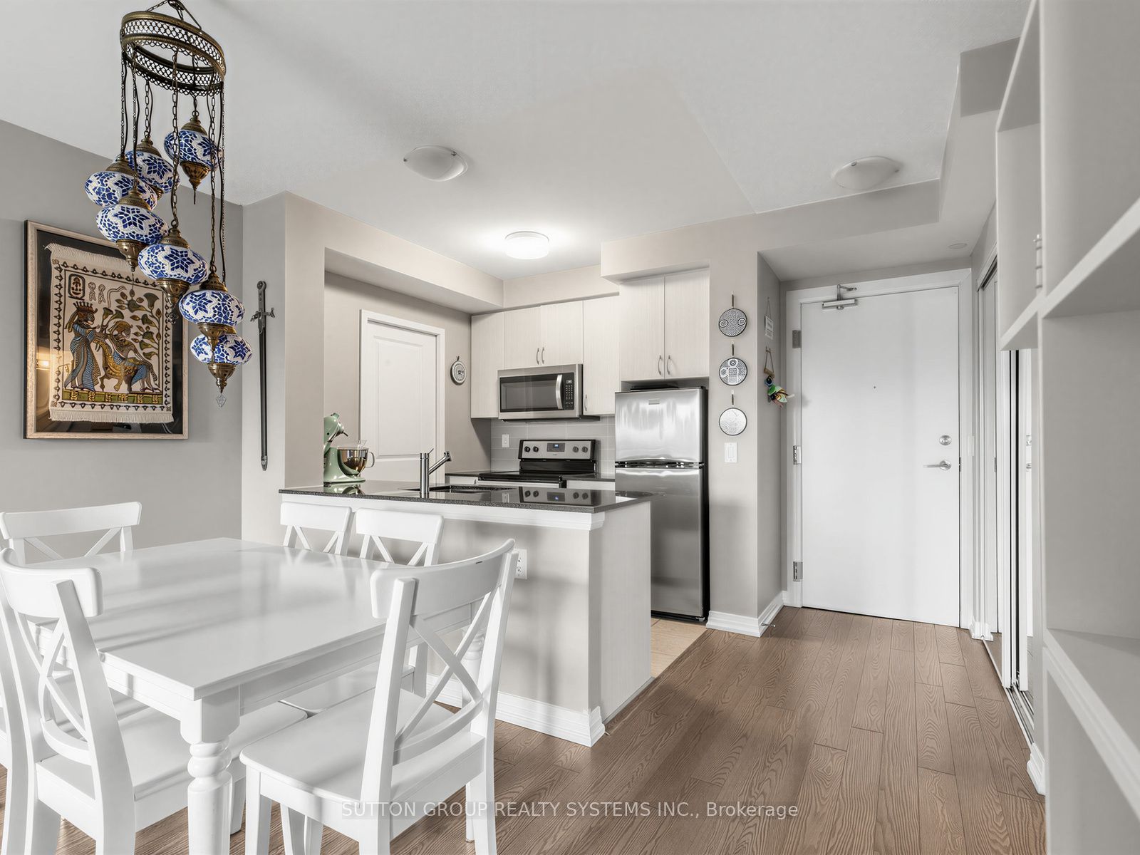 741 Sheppard Avenue W 502, Toronto, ON M3H 0C9 photo 3