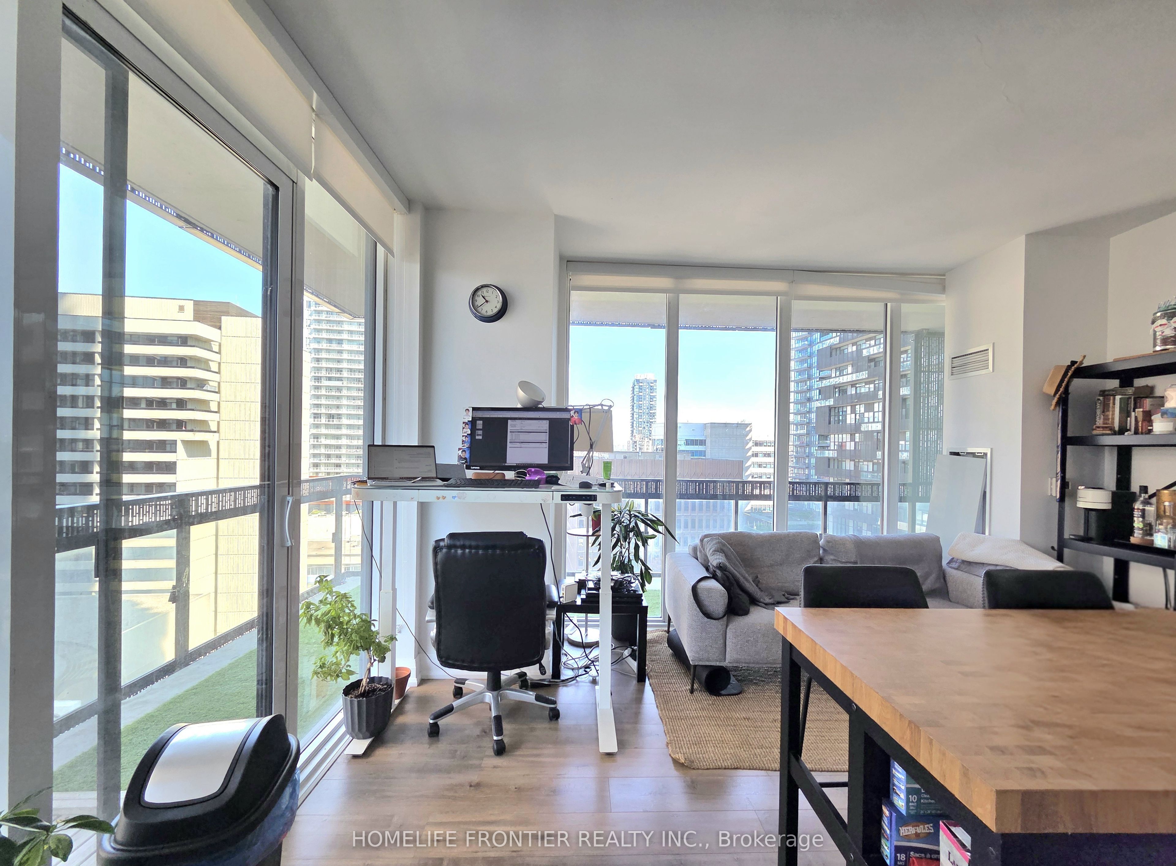 8 Eglinton Avenue 905, Toronto, ON M4P 1A6 photo 2