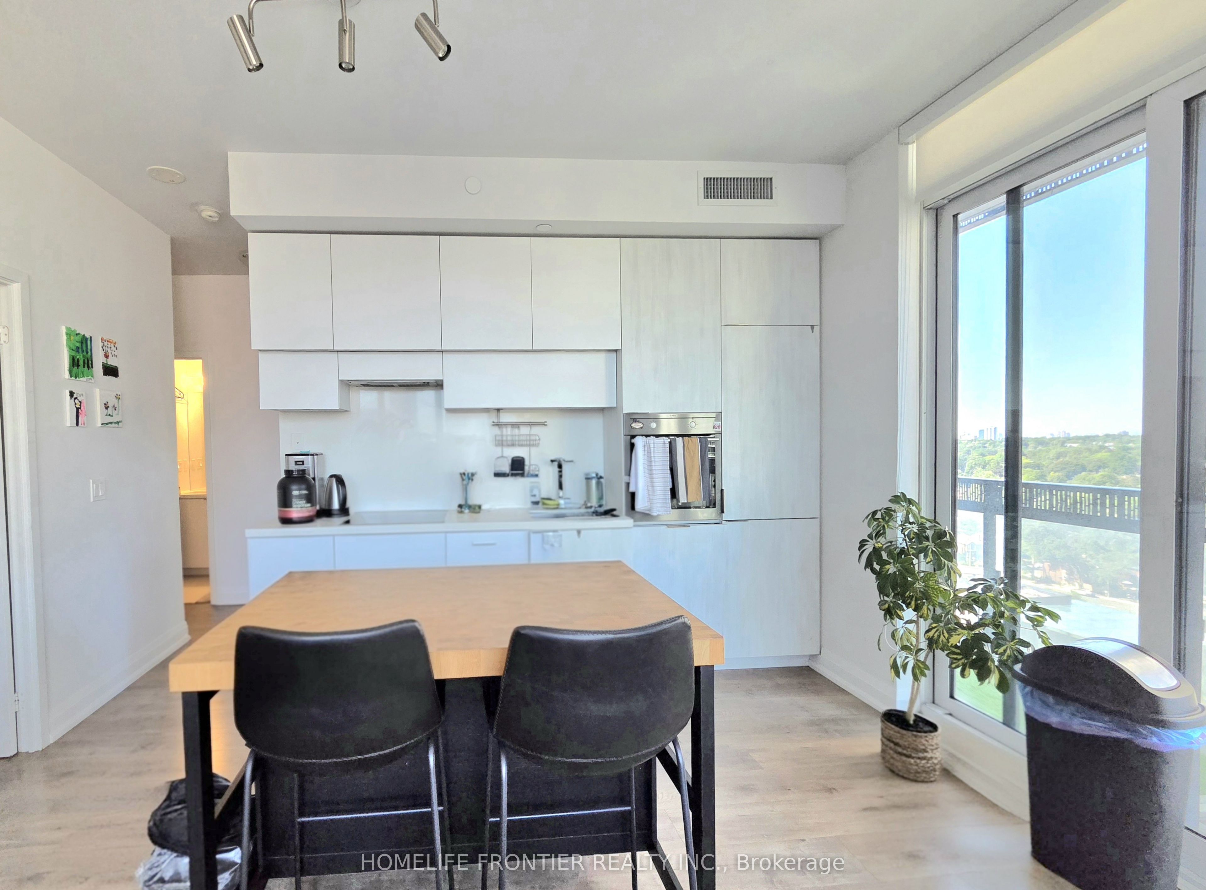 8 Eglinton Avenue 905, Toronto, ON M4P 1A6 photo 3