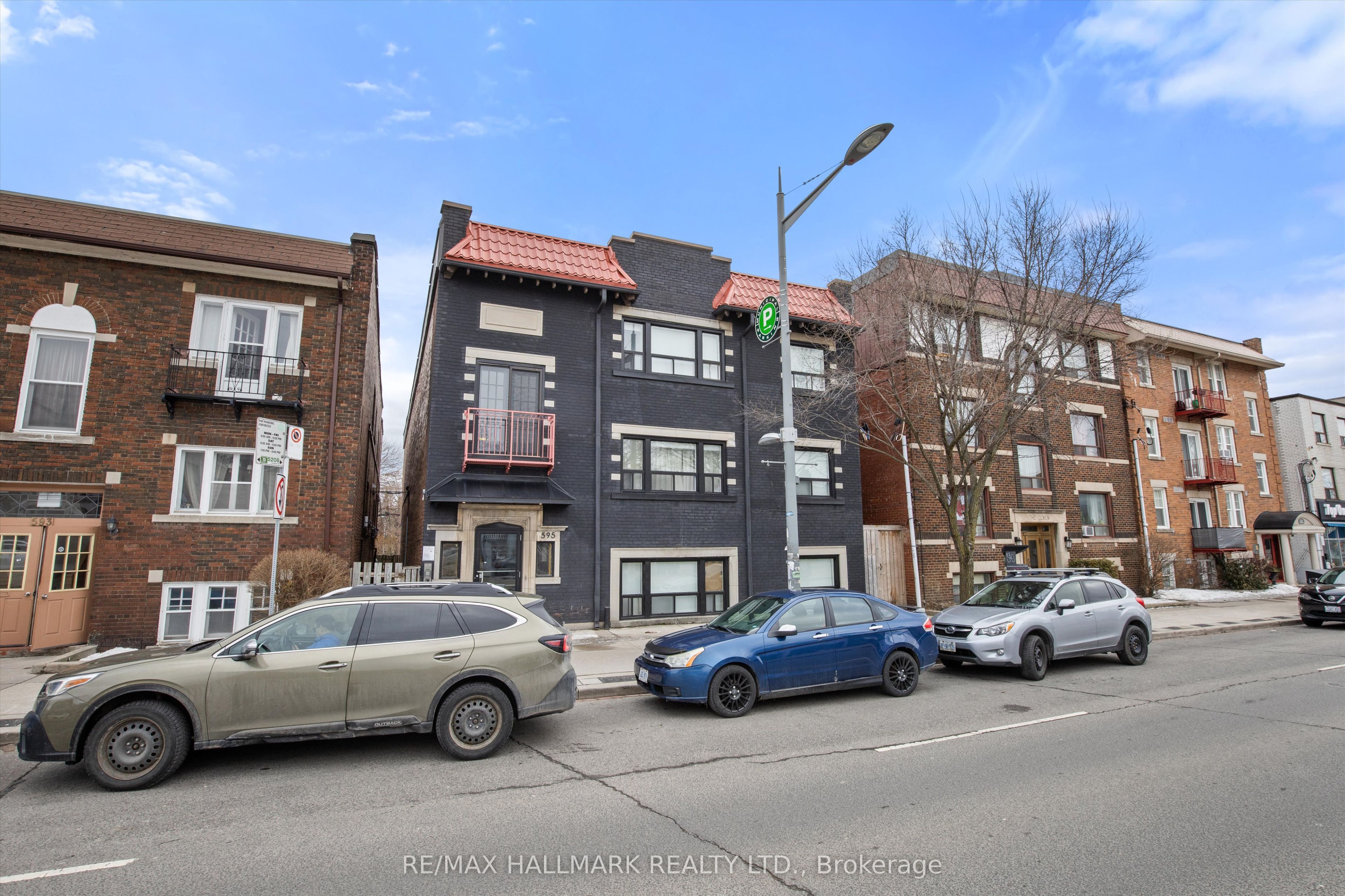 595 St Clair Avenue W 16, Toronto, ON M6C 1A3 photo 2