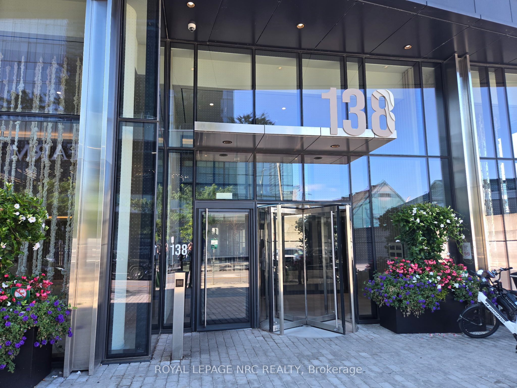 138 Downes Street 6302, Toronto, ON M5E 0E4