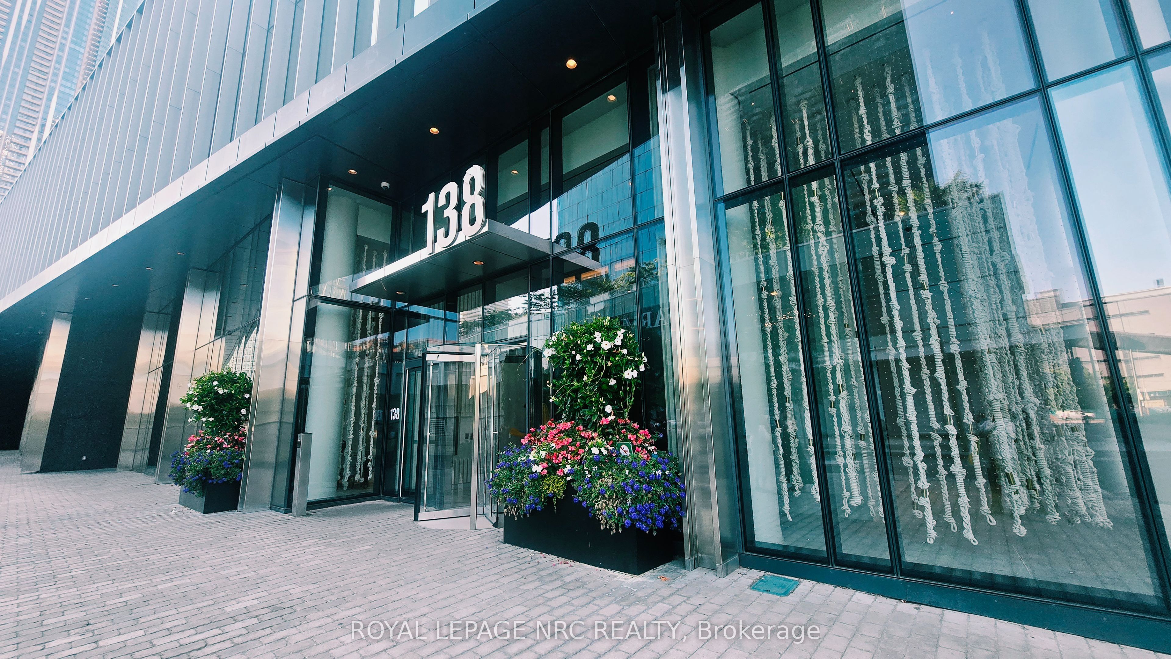 138 Downes Street 6302, Toronto, ON M5E 0E4 photo 3