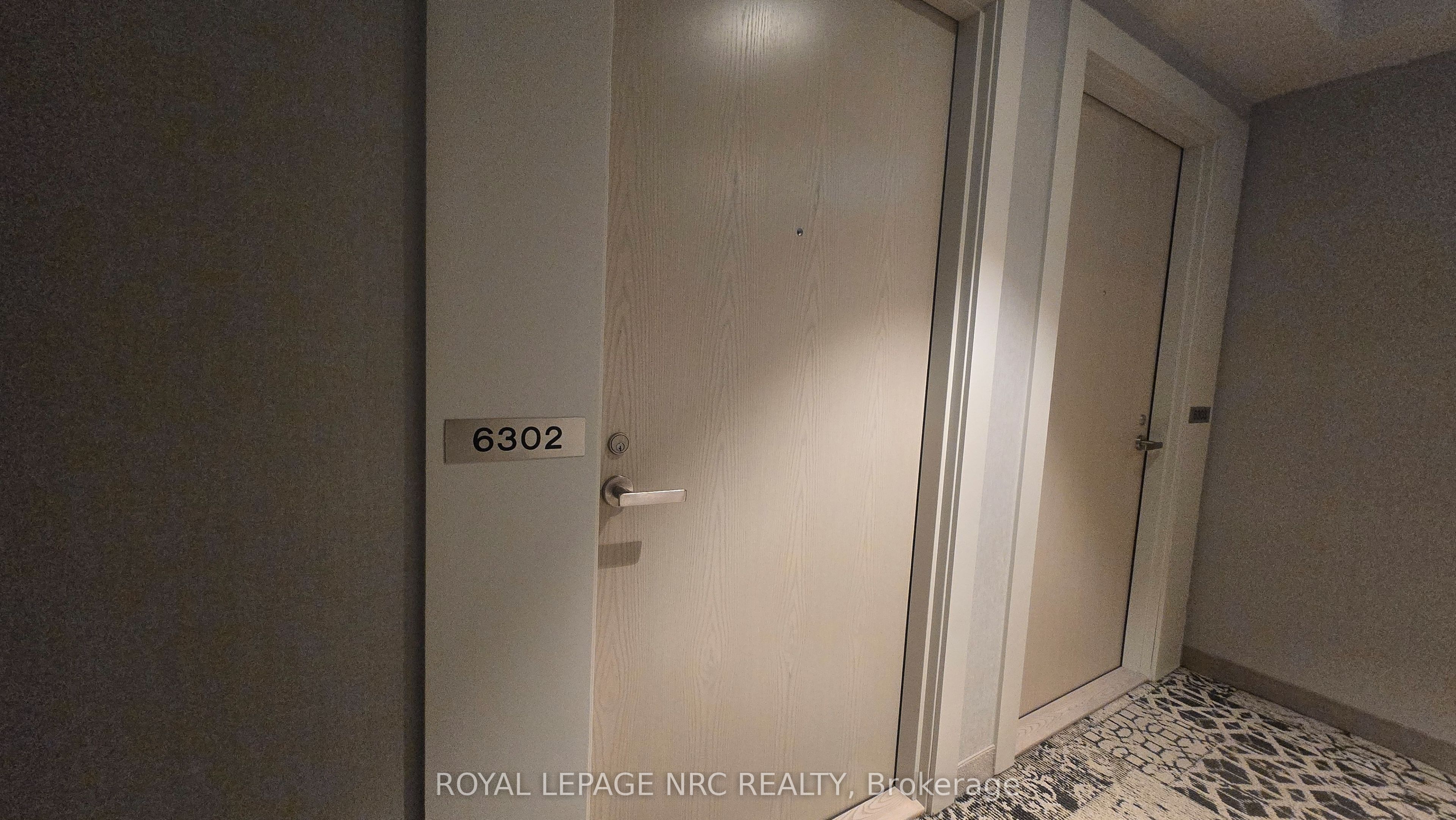 138 Downes Street 6302, Toronto, ON M5E 0E4 photo 5